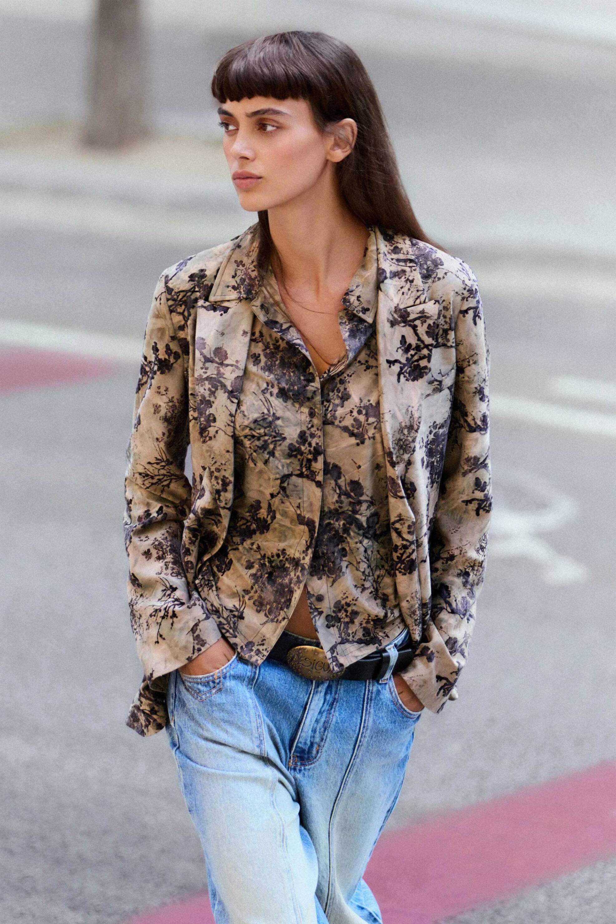 Desigual γυναικείο σακάκι με floral print 