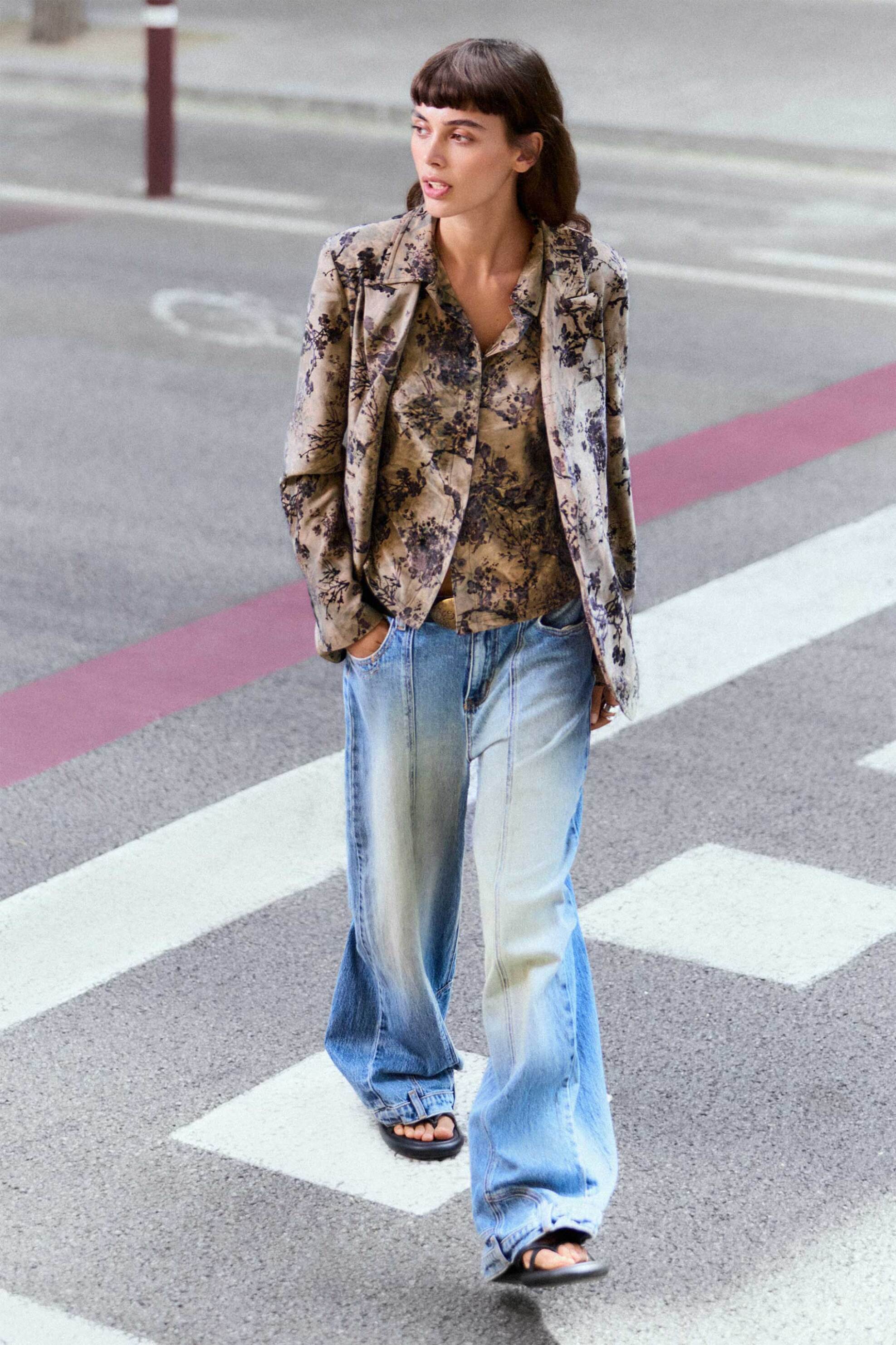 Desigual γυναικείο σακάκι με floral print 