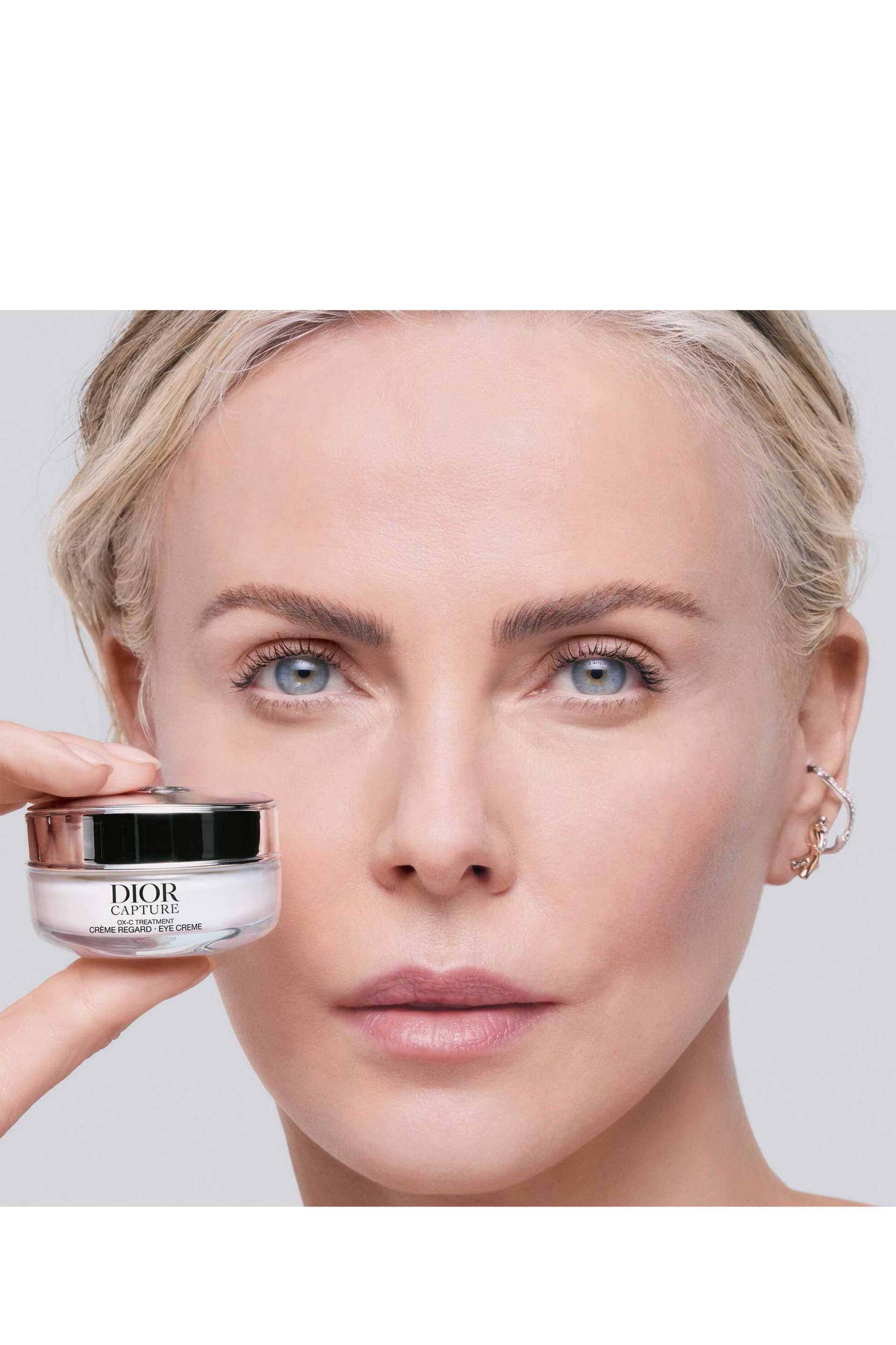 Dior Capture Eye Creme Eye Cream - Age-Defying Correction - Wrinkles, Firmness, Dark Circles and Puffiness 15 ml - E000000445 φωτογραφία