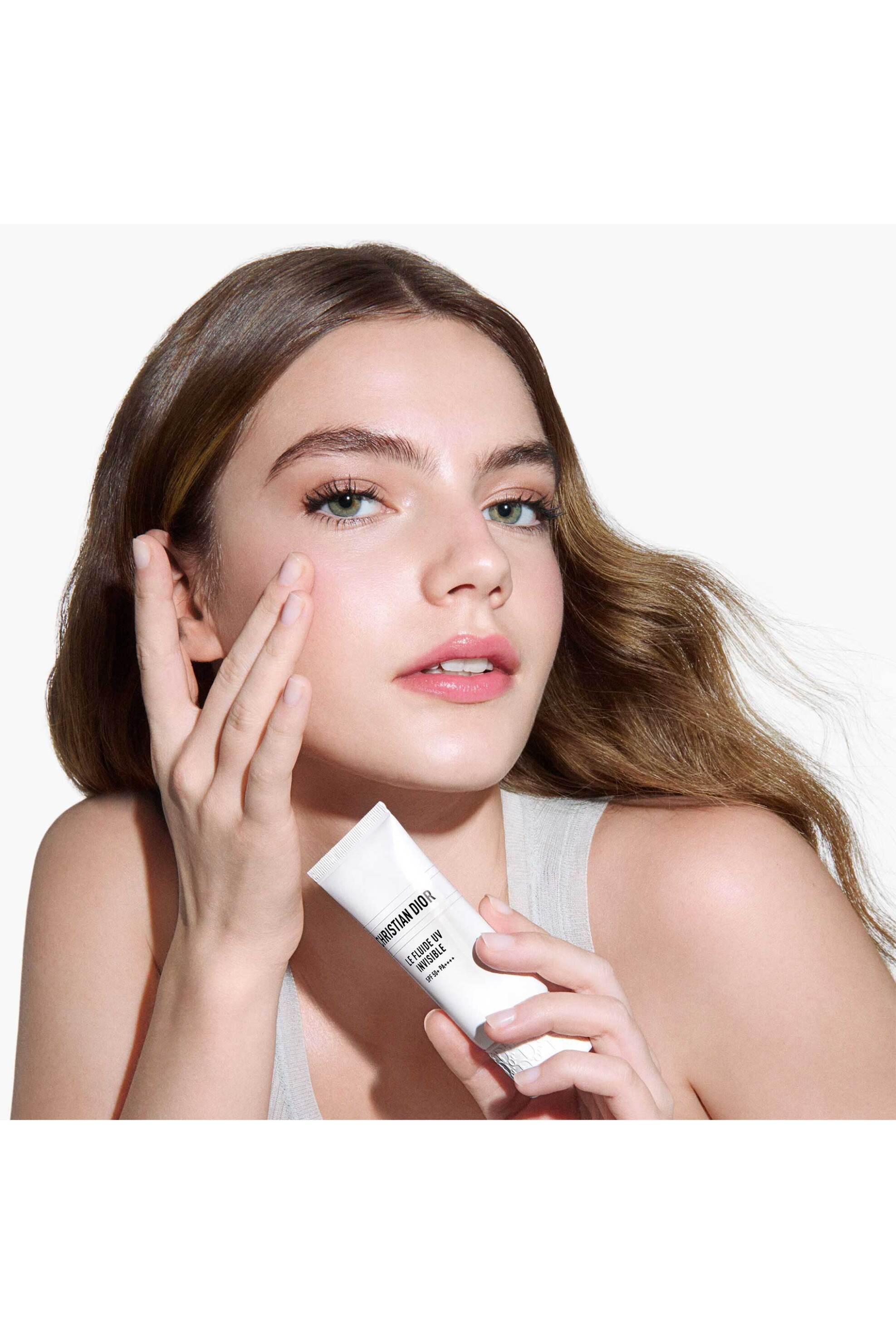 Dior Hydrating Invisible Uv Fluid Spf 50+ Pa++++ 30 ML - E000000241