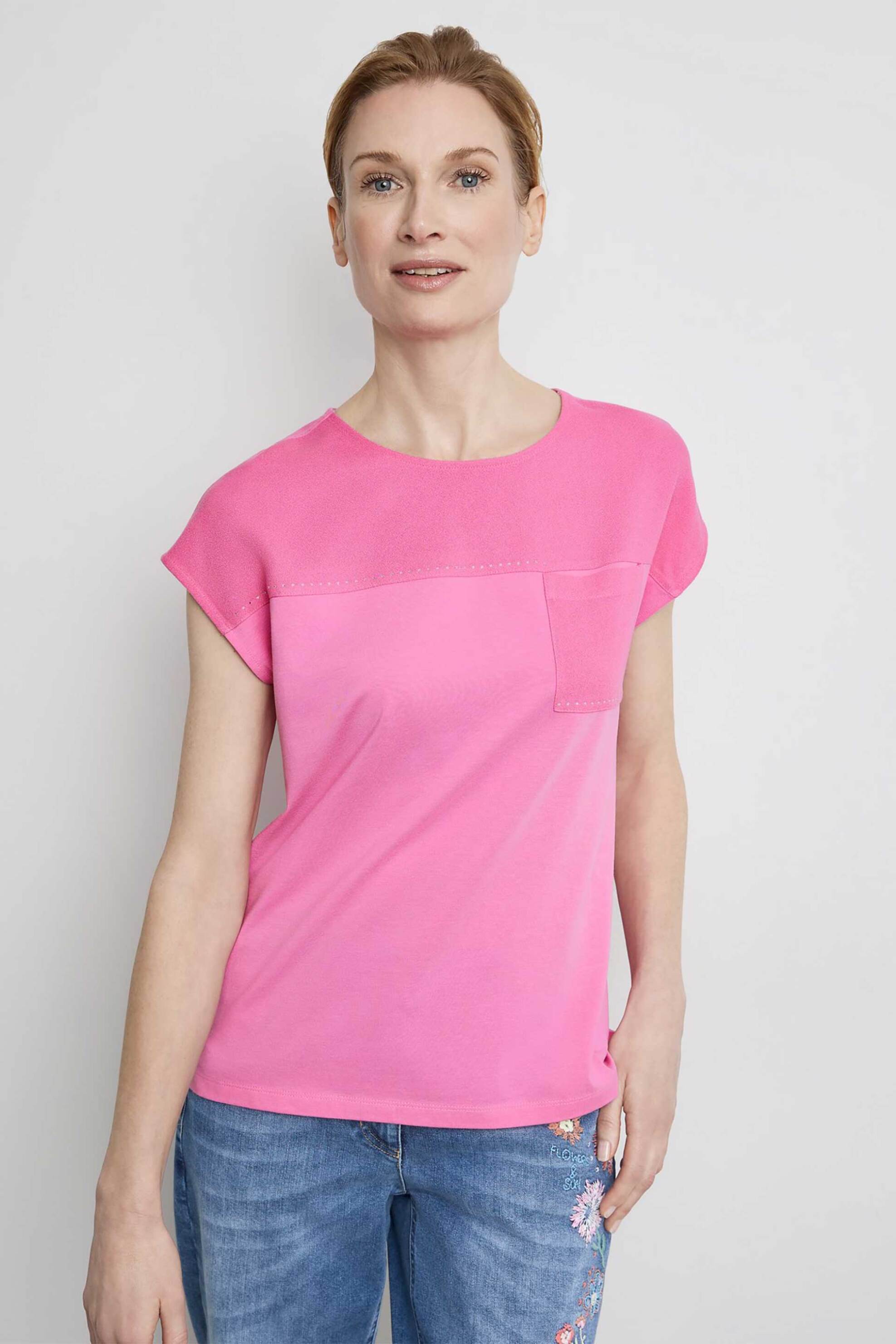 Γυναικεία Ρούχα & Αξεσουάρ > Γυναικεία Ρούχα > Γυναικεία Τοπ > Γυναικεία T-Shirts Gerry Weber γυναικείο T-shirt με τσέπη και διακοσμητικές πέτρες Casual Fit - 270043-44042 Ροζ