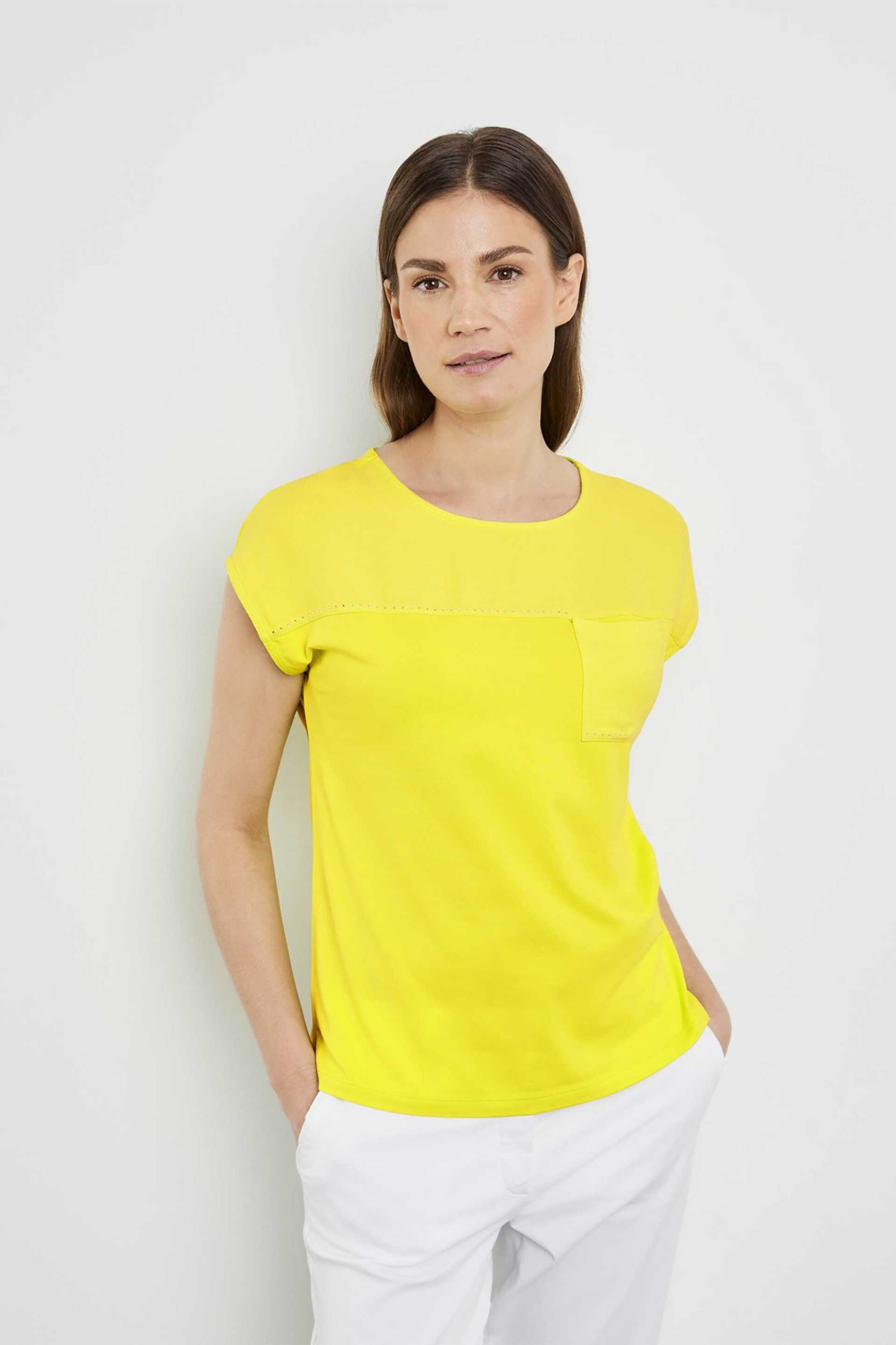Γυναικεία Ρούχα & Αξεσουάρ > Γυναικεία Ρούχα > Γυναικεία Τοπ > Γυναικεία T-Shirts Gerry Weber γυναικείο T-shirt με τσέπη και διακοσμητικές πέτρες Casual Fit - 270043-44042 Κίτρινο