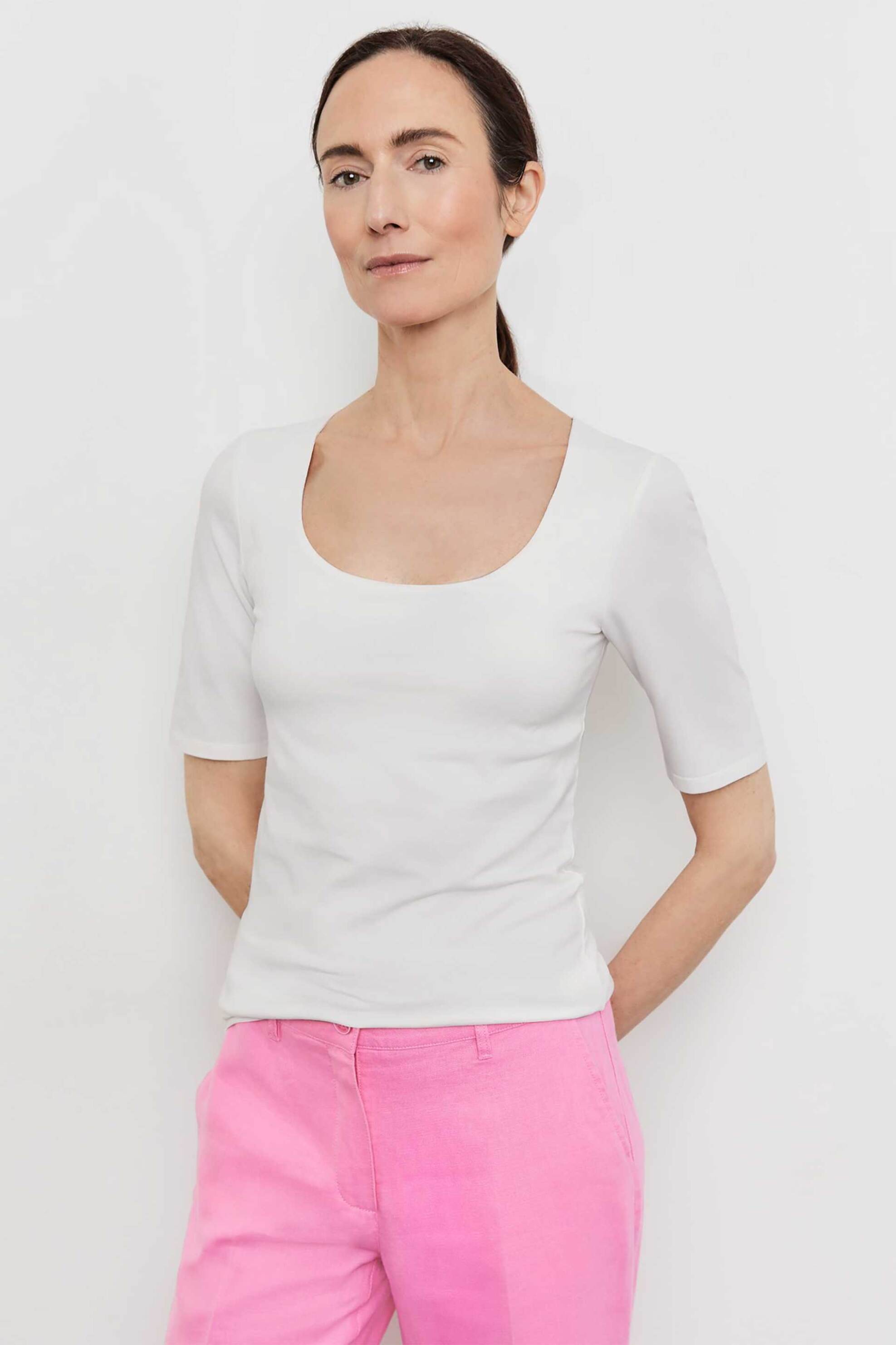 Γυναικεία Ρούχα & Αξεσουάρ > Γυναικεία Ρούχα > Γυναικεία Τοπ > Γυναικεία T-Shirts Gerry Weber γυναικείο μονόχρωμο T-shirt με ανοιχτή λαιμόκοψη - 370201-35005 Λευκό