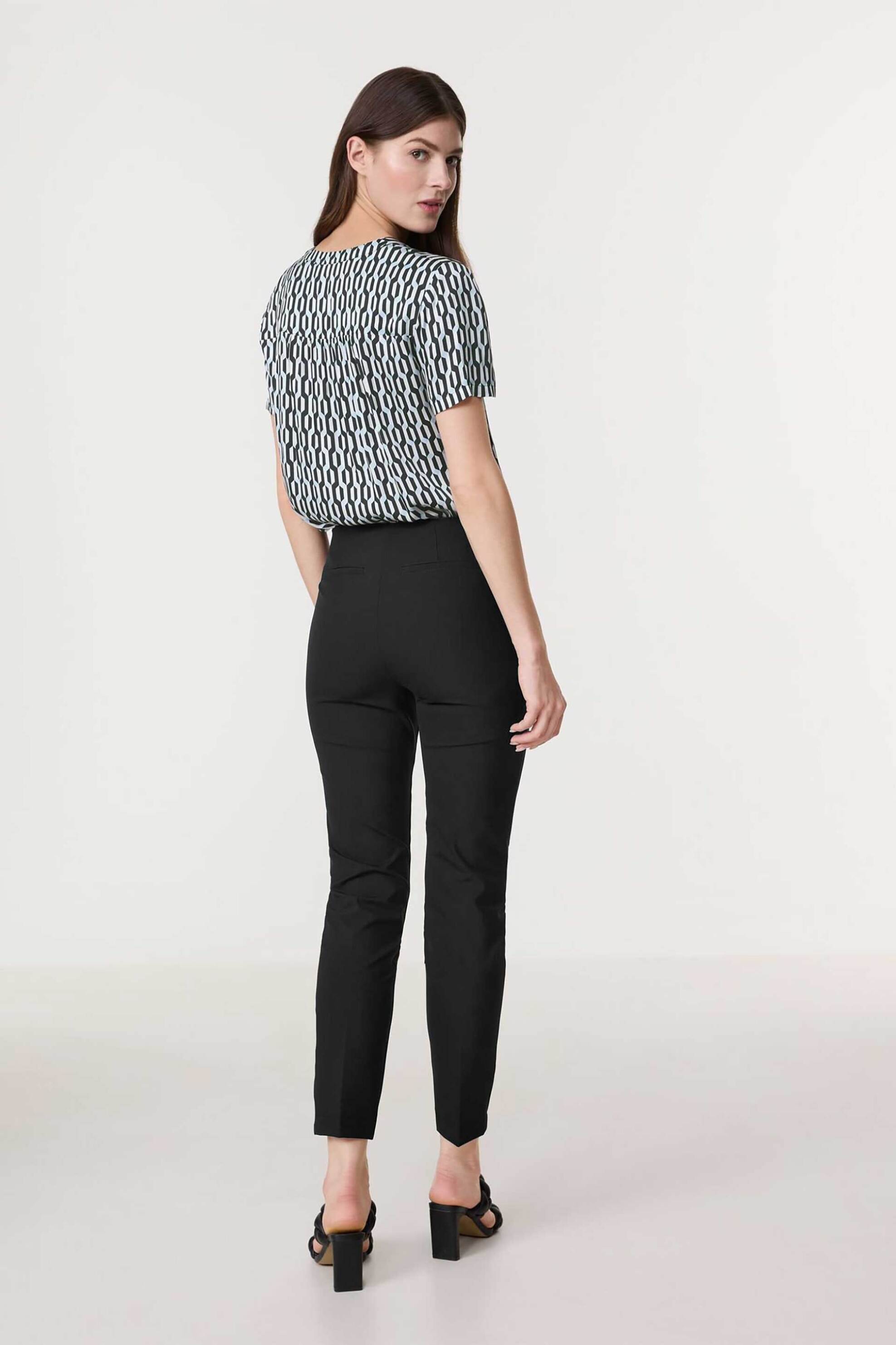 Gerry Weber γυναικείο μονόχρωμο παντελόνι cropped Skinny Fit - 925069-66299 Μαύρο φωτογραφία