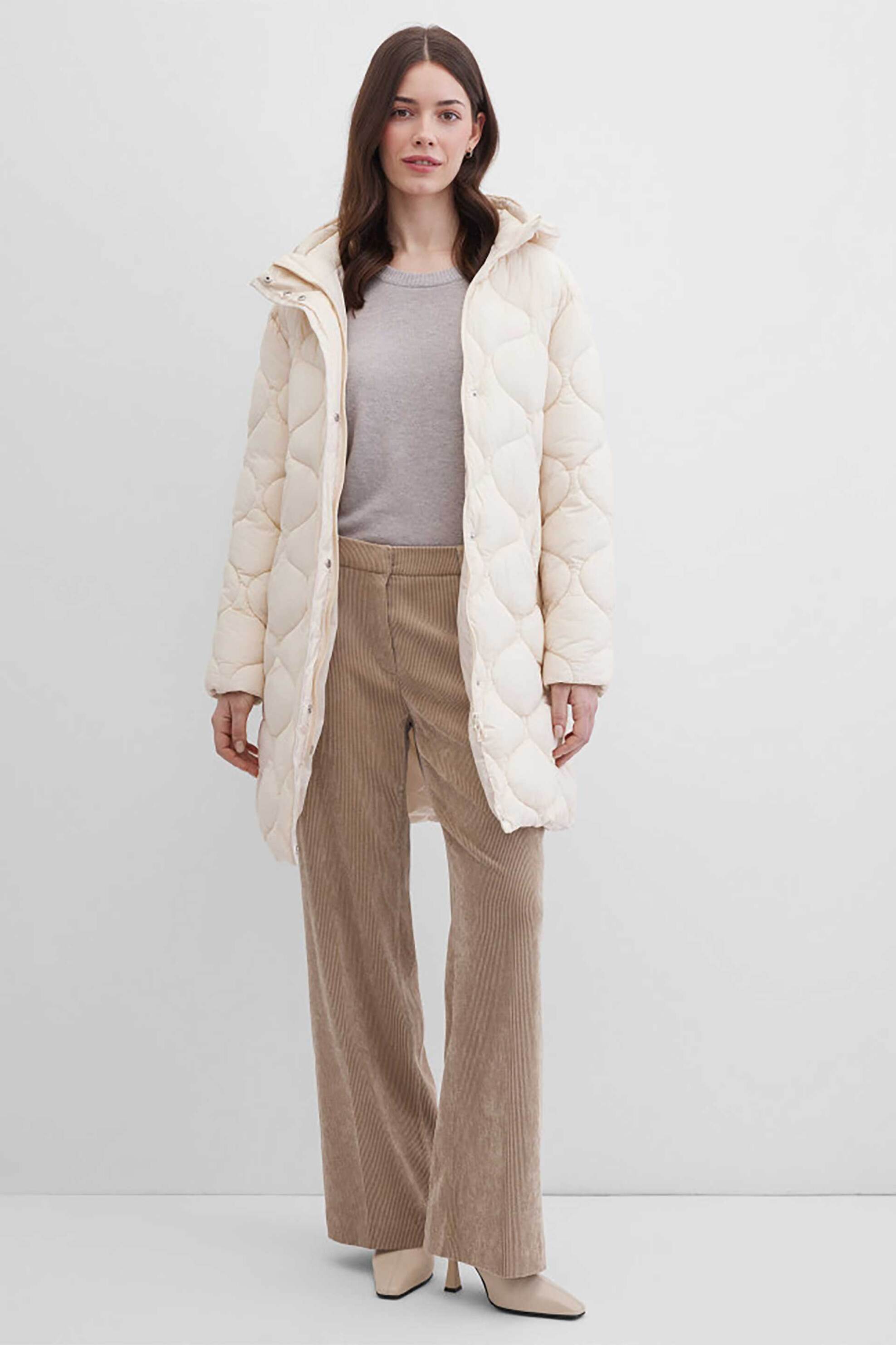 Gerry Weber γυναικείο μακρύ μπουφάν με καπιτονέ σχέδιο και κουκούλα Loose Straight Fit - 250063-61040 Μπεζ φωτογραφία