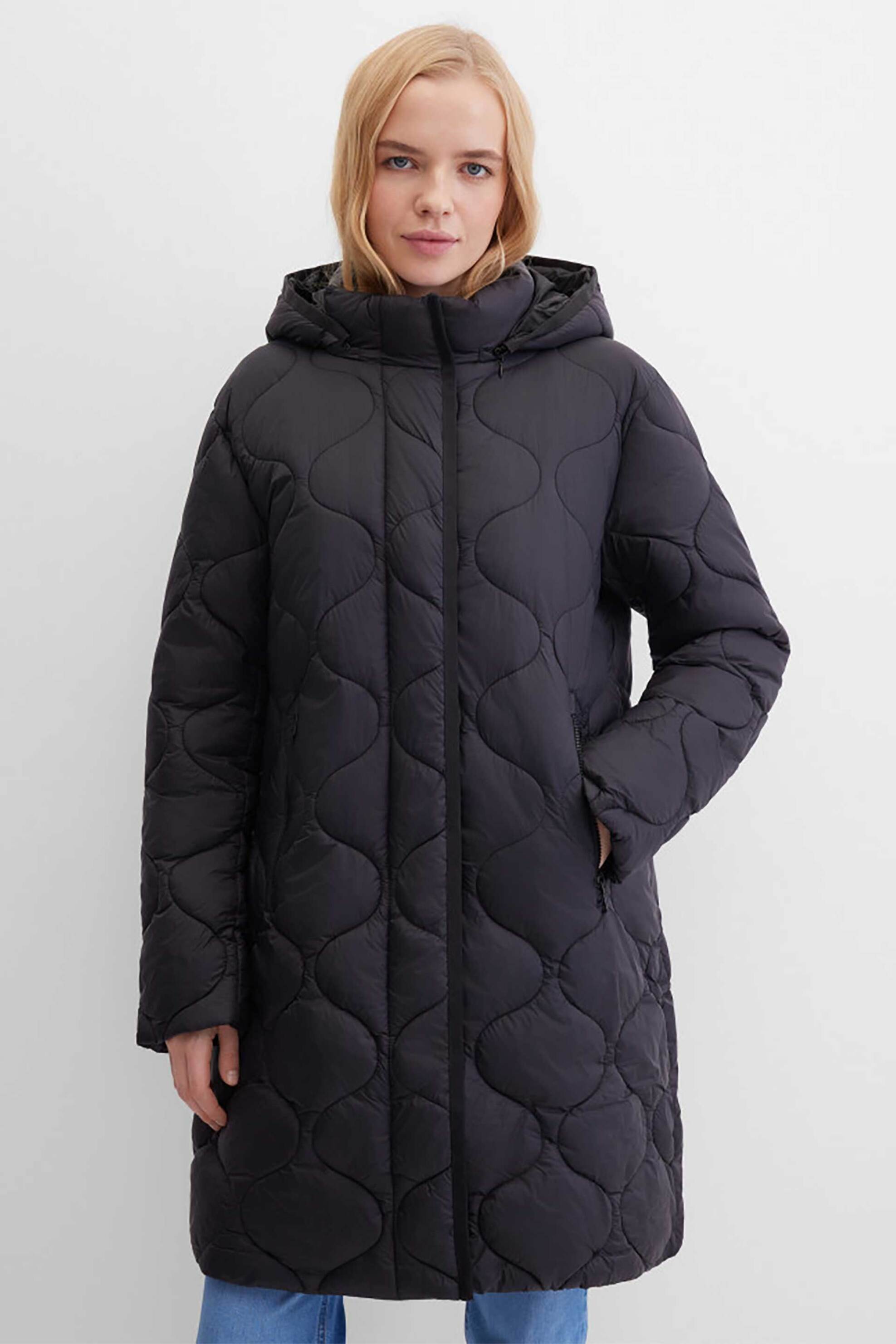 Gerry Weber γυναικείο μακρύ μπουφάν με καπιτονέ σχέδιο και κουκούλα Loose Straight Fit - 250063-61040 Μαύρο