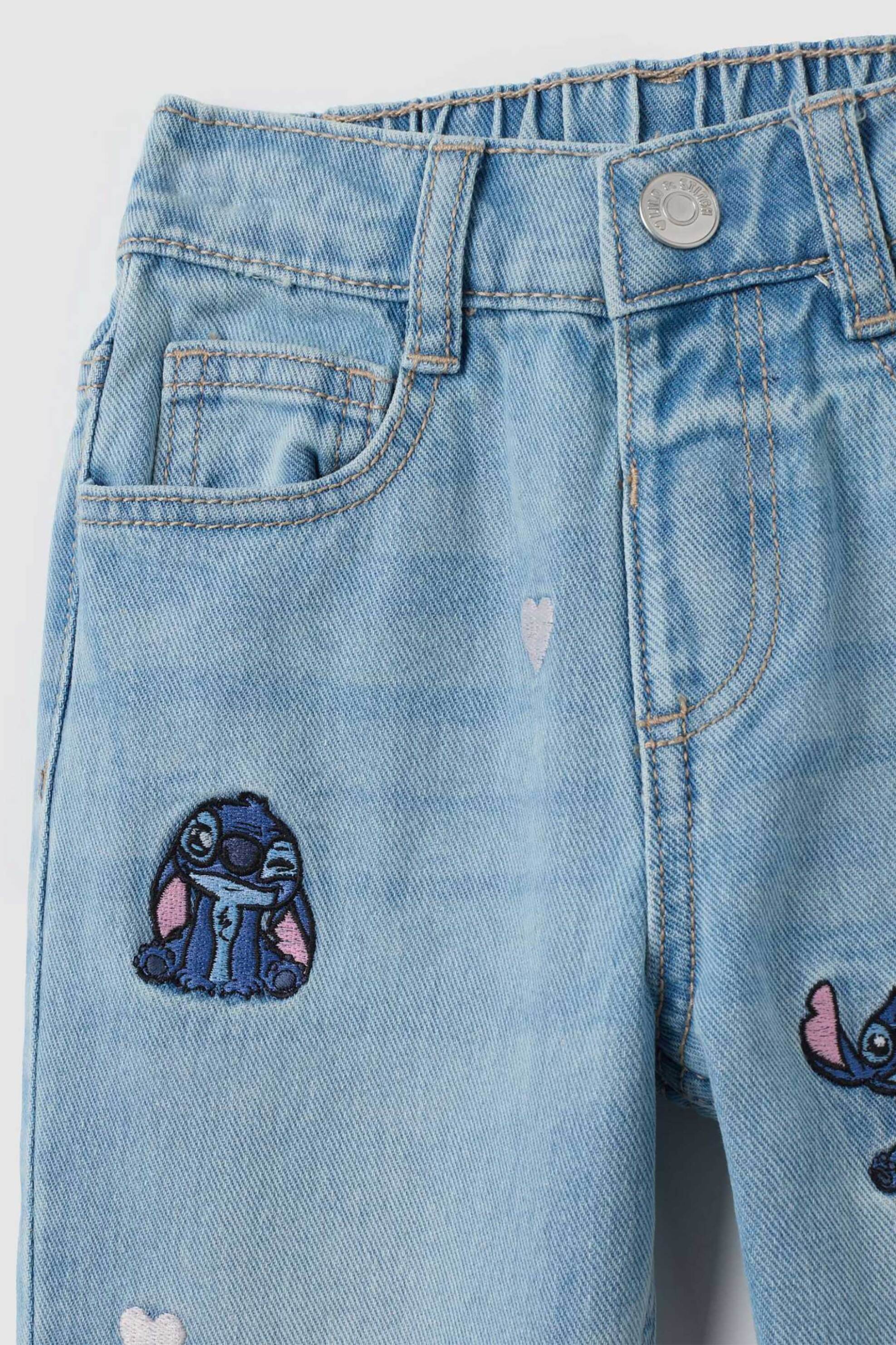 OVS παιδικό τζιν παντελόνι με all-over print "Stitch" Regular fit - 002402686 Denim Blue φωτογραφία