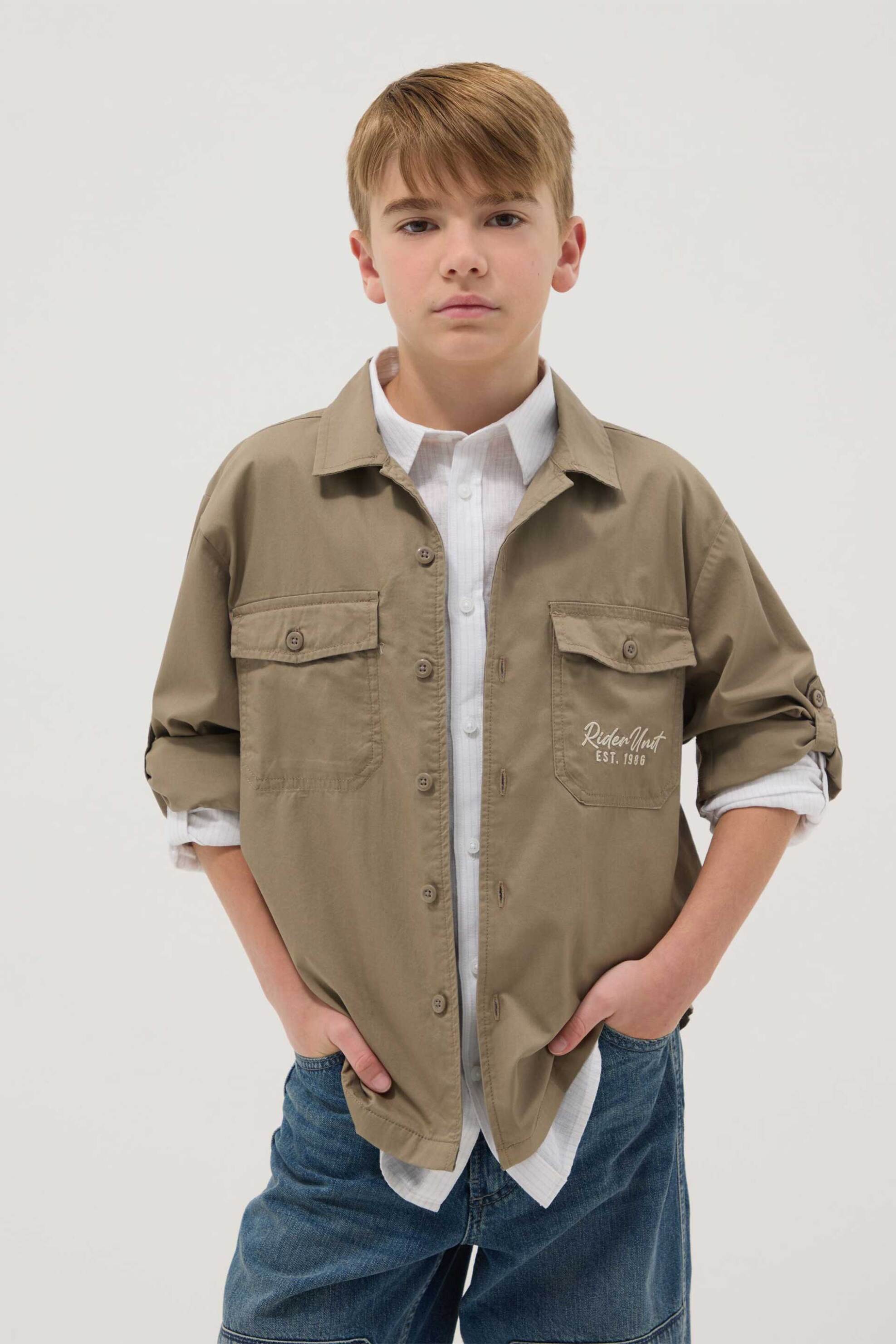 OVS παιδικό πουκάμισο με flap τσέπες στο στήθος και lettering - 002567936 Μπεζ