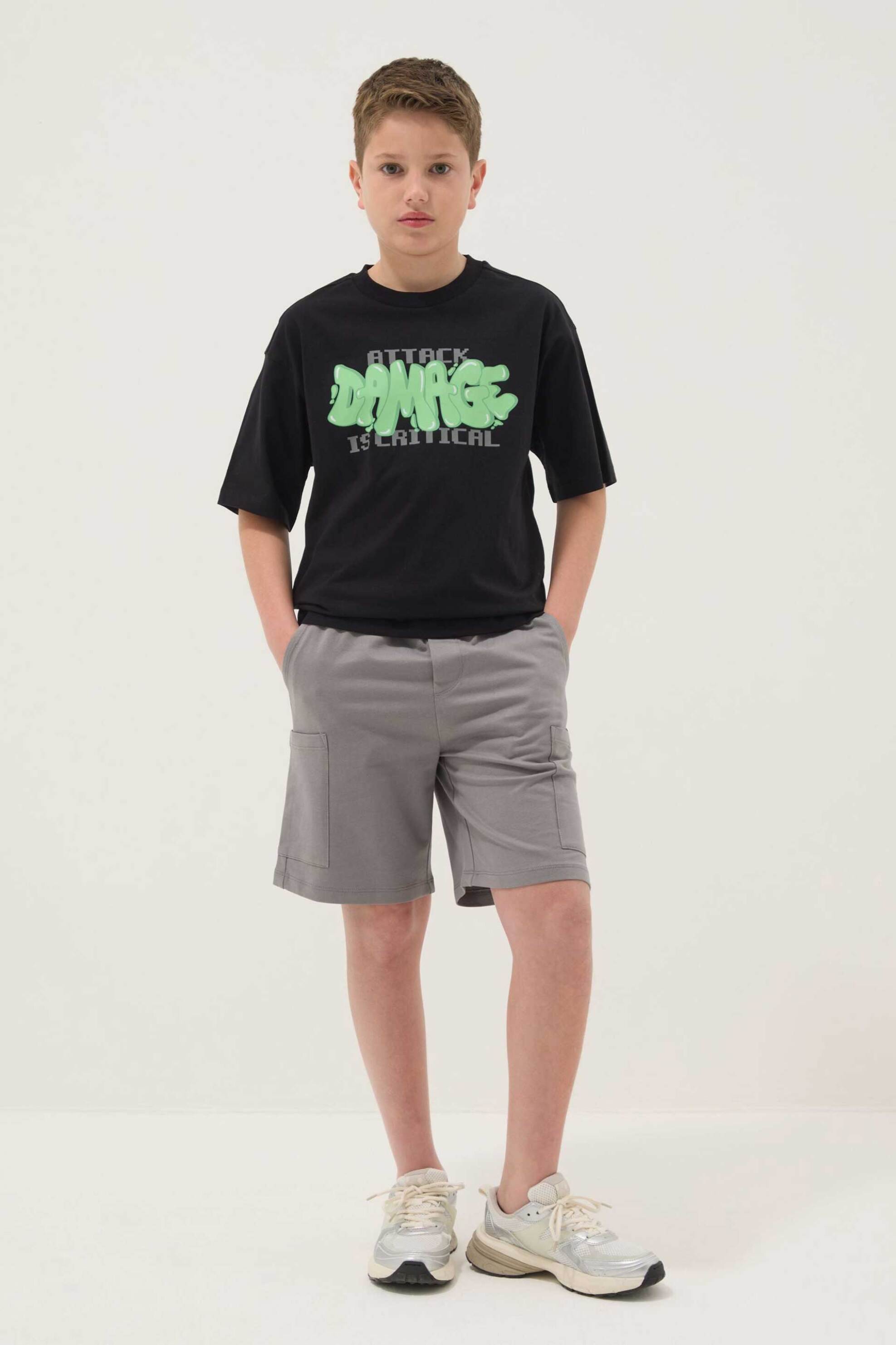 OVS παιδικό σετ με T-shirt και σορτς Oversized Fit (2 τεμάχια) - 002681477 Μαύρο