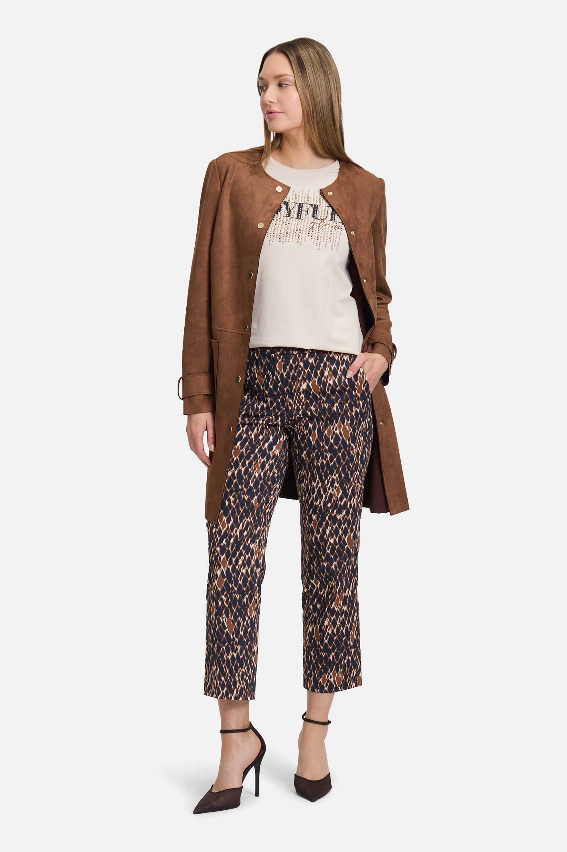 Betty Barclay γυναικείο παντελόνι cropped με all-over print Relaxed Fit - 6073/1446 Σκούρο Μπλε