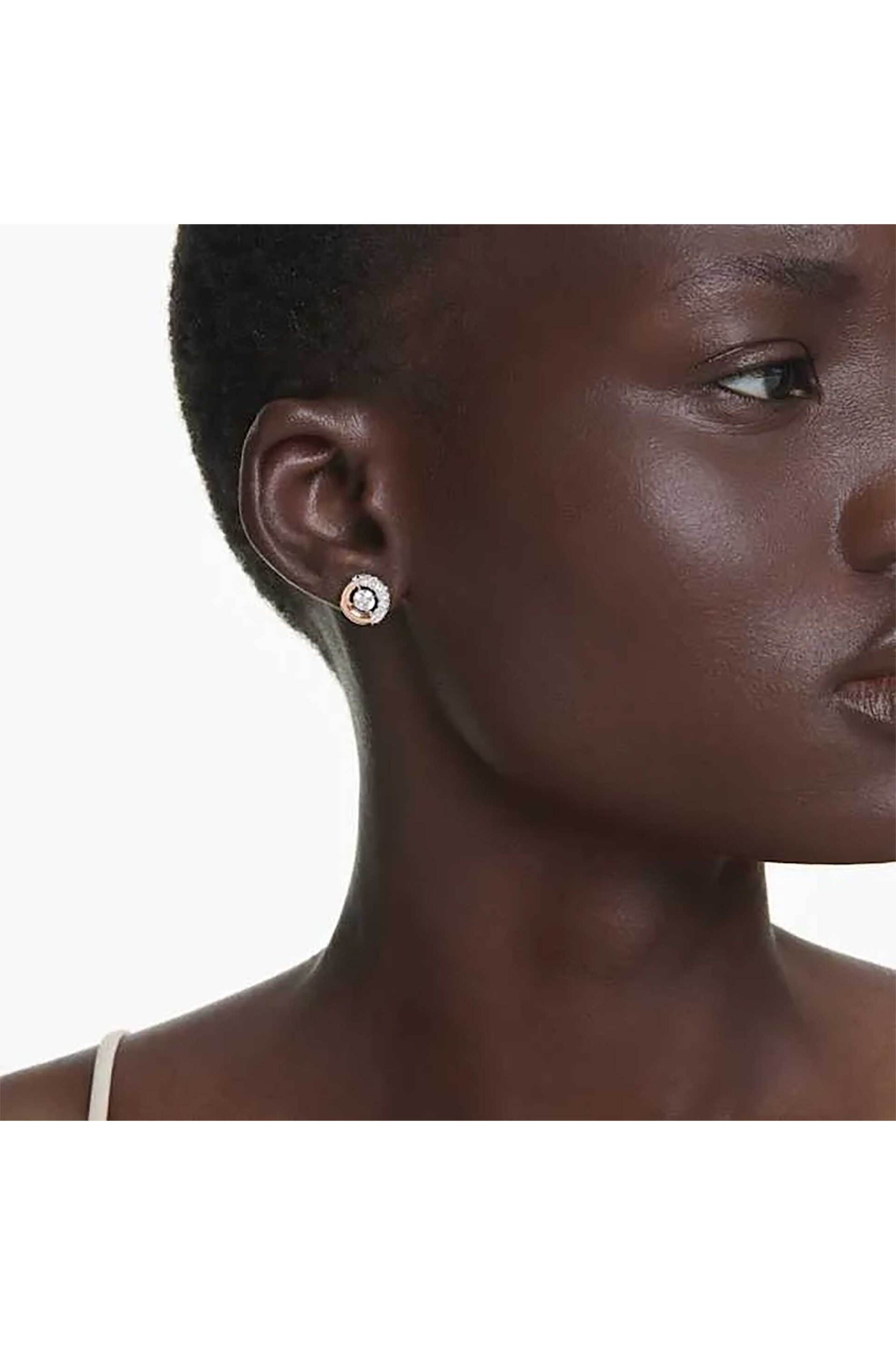 Swarovski γυναικεία σκουλαρίκια με καραφάκι, στρογγυλή κοπή, λευκά, επιμετάλλωση σε ροζ χρυσαφί τόνο "Dextera" - 5692258 φωτογραφία