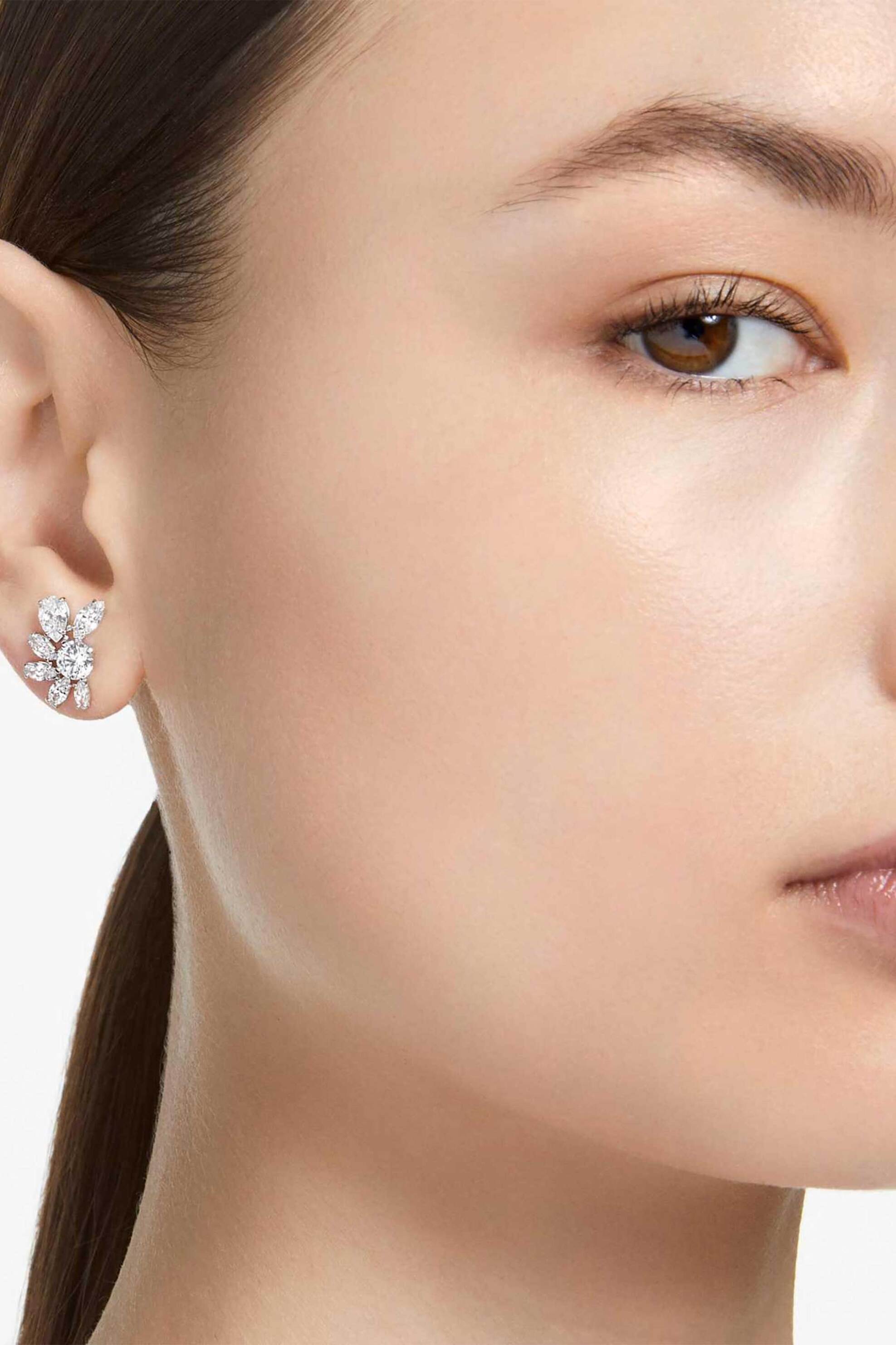 Swarovski Γυναικεία Σκουλαρίκια με Καραφάκι Μίξη Κοπών Λουλούδι Λευκά Επιμετάλλωση Ροδίου Mesmera - 5737462