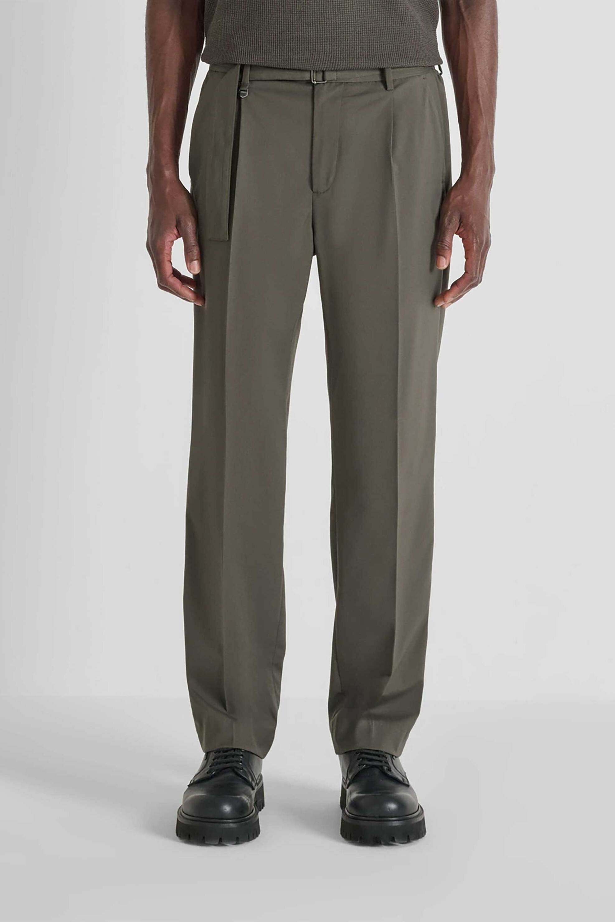 Antony Morato ανδρικό παντελόνι μονόχρωμο με ζώνη "Alan" Relaxed Fit - TR00761FA600263 Χακί