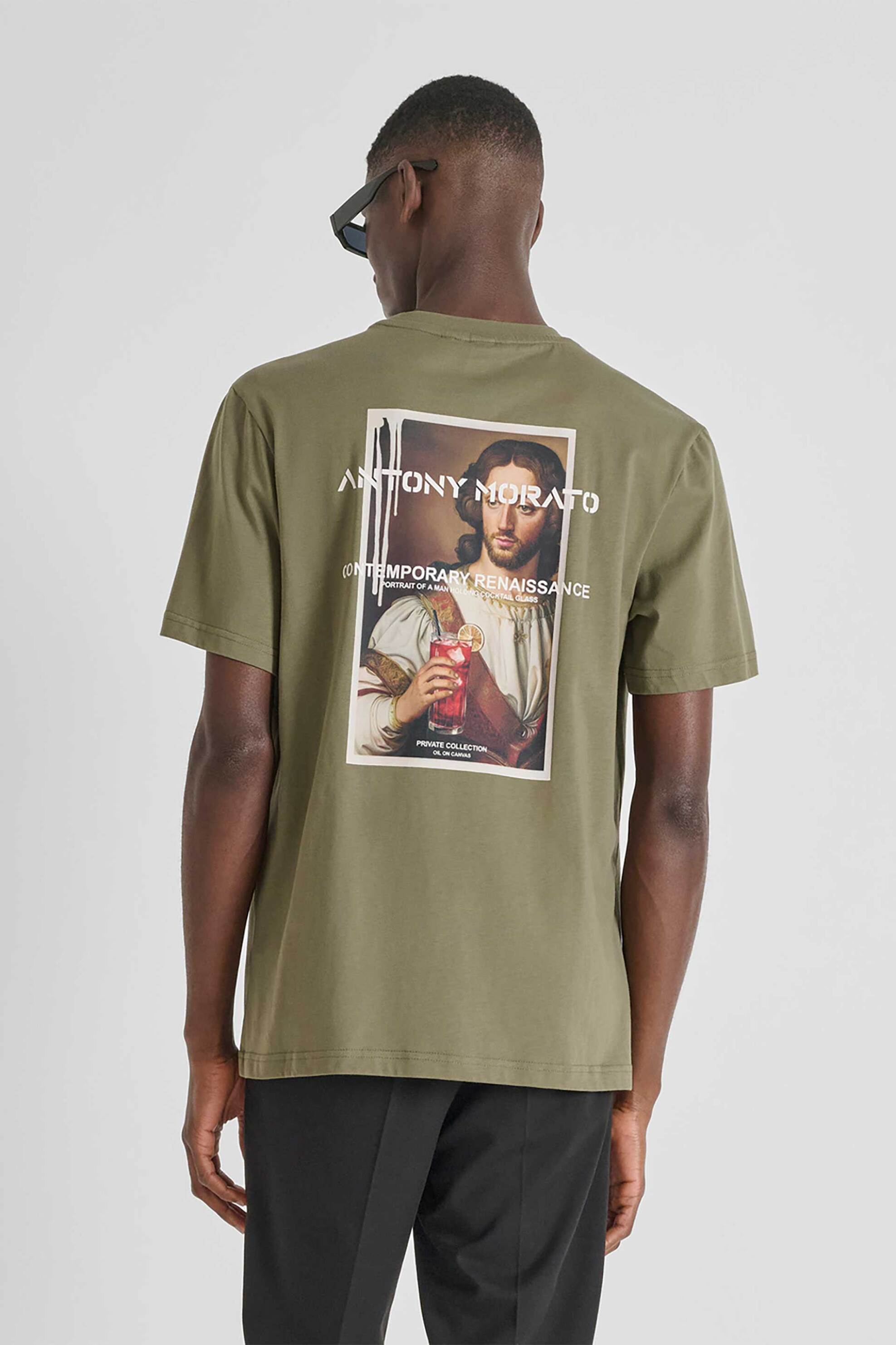 Antony Morato ανδρικό T-shirt με art print στην πλάτη Relaxed Fit - KS02571FA100240 Λαδί φωτογραφία