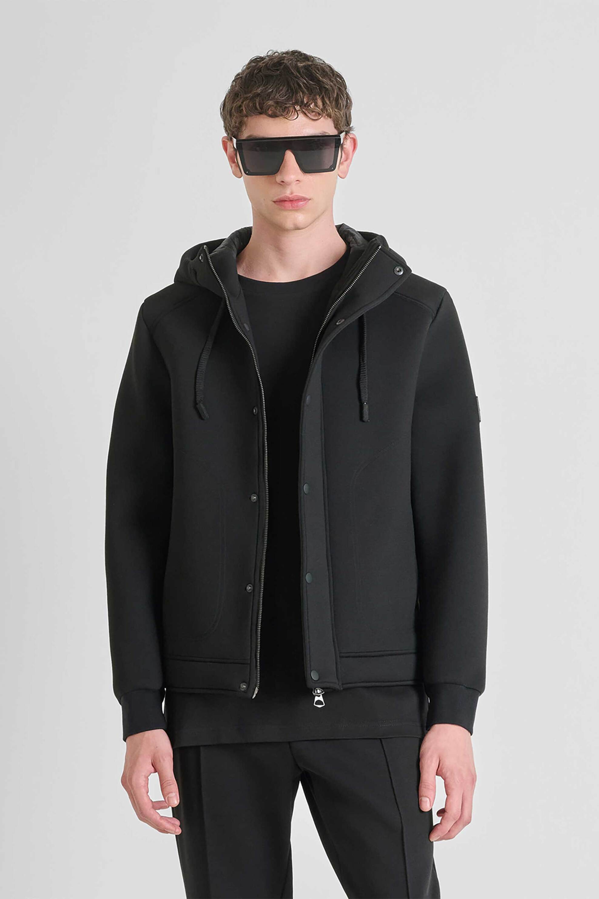 Antony Morato ανδρικό jacket με κουκούλα και logo patch - CO00952FA150172 Μαύρο φωτογραφία