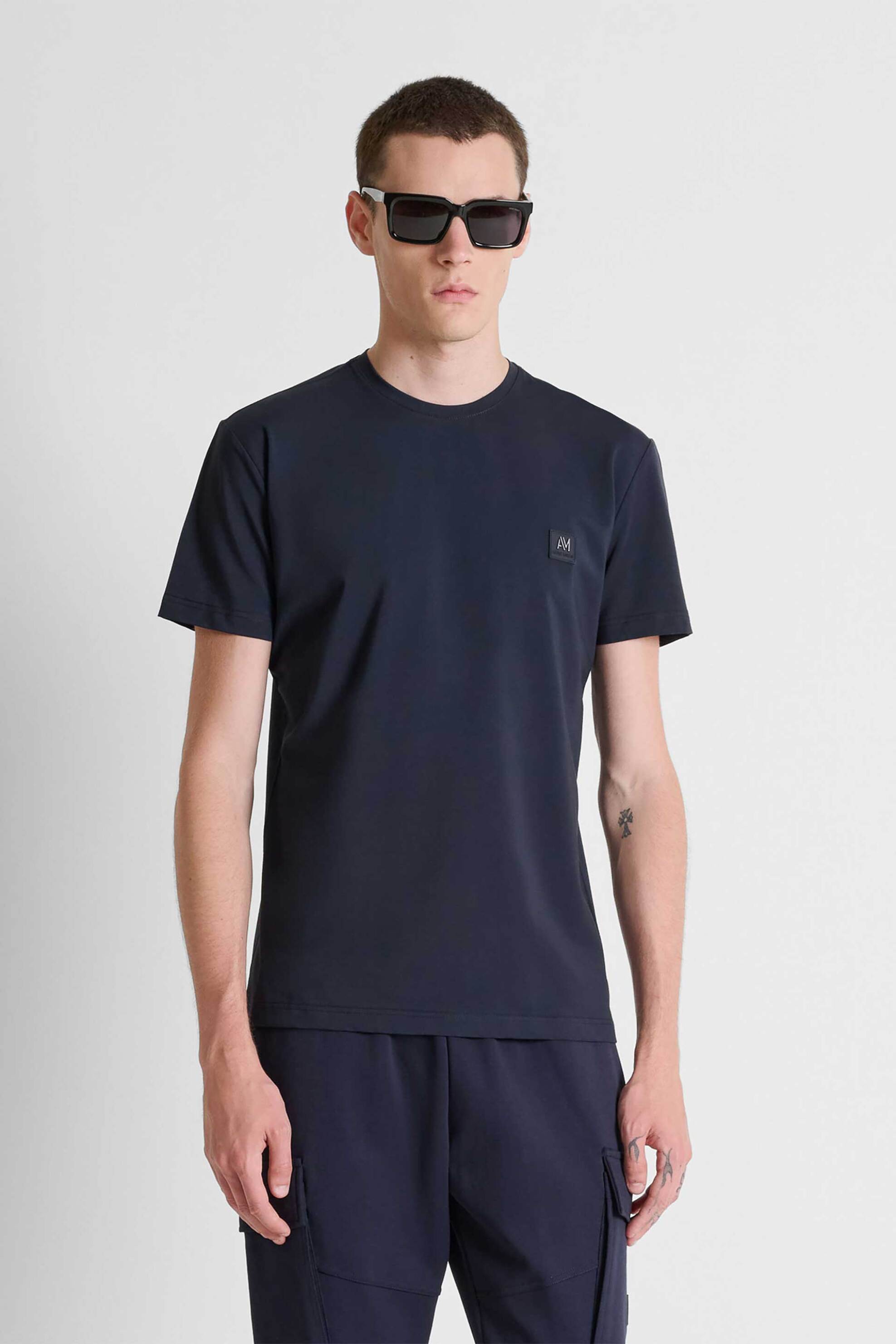 Antony Morato ανδρικό T-shirt με monogram patch Super Slim Fit - KS02731FA120033 Μπλε Σκούρο