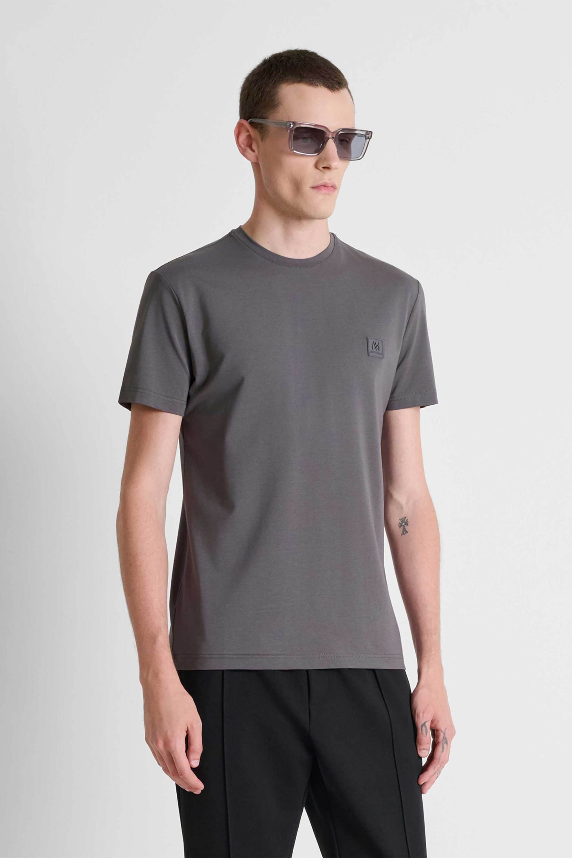 Antony Morato ανδρικό T-shirt με monogram patch Super Slim Fit - KS02731FA120033 Γκρι