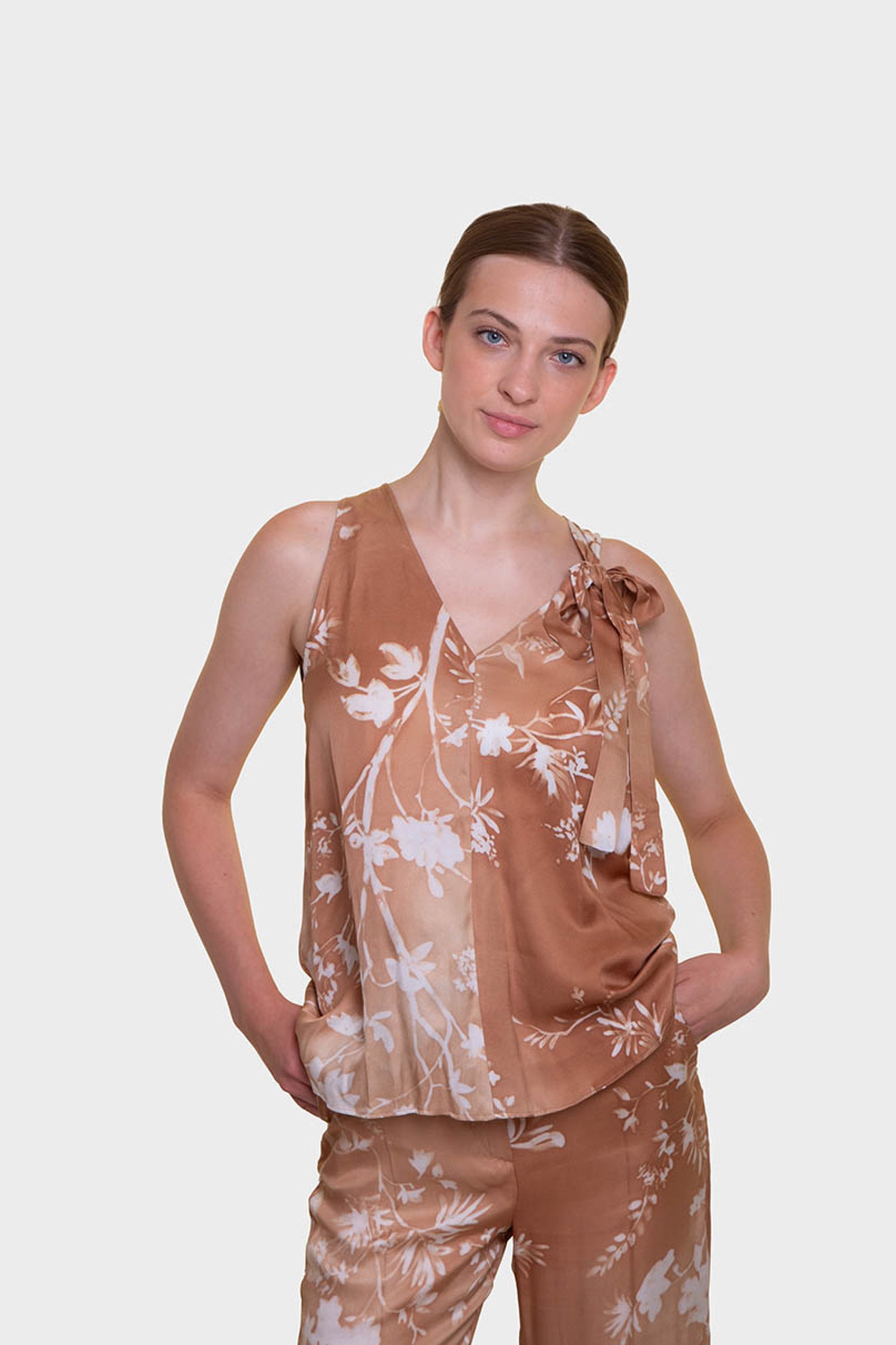 Emme by Marella γυναικεία μπλούζα αμάνικη με floral print - 2515161071200 Καφέ