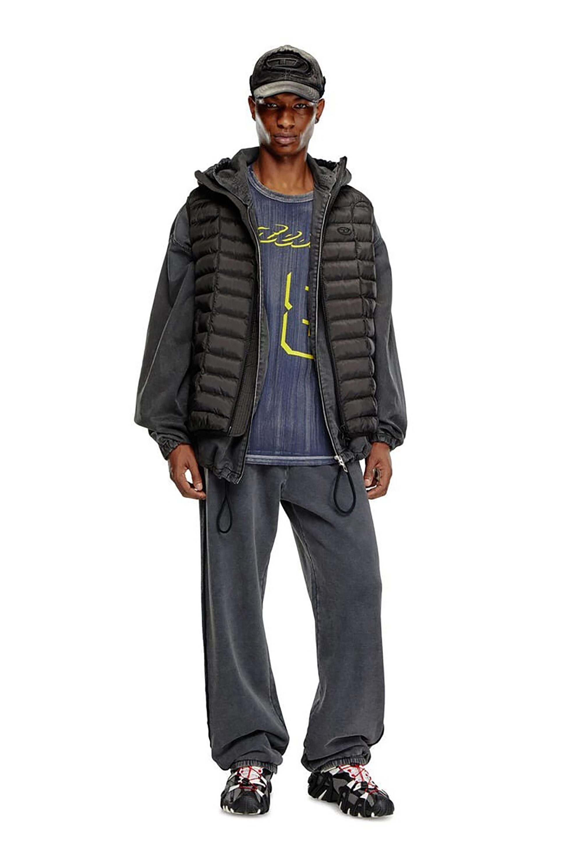 Diesel ανδρικό αμάνικο μπουφάν με καπιτονέ σχέδιο και κουκούλα ''W-Temple'' - W24A147180BHAZ-** Μαύρο φωτογραφία