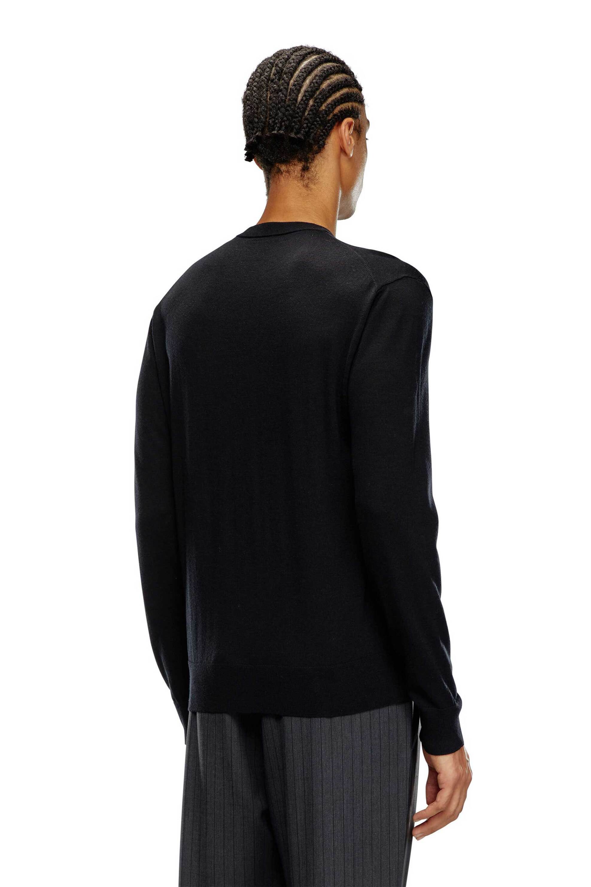 Diesel ανδρικό μάλλινο πουλόβερ με monogram ''K-Garth'' - W24A124440CHAU Μαύρο φωτογραφία