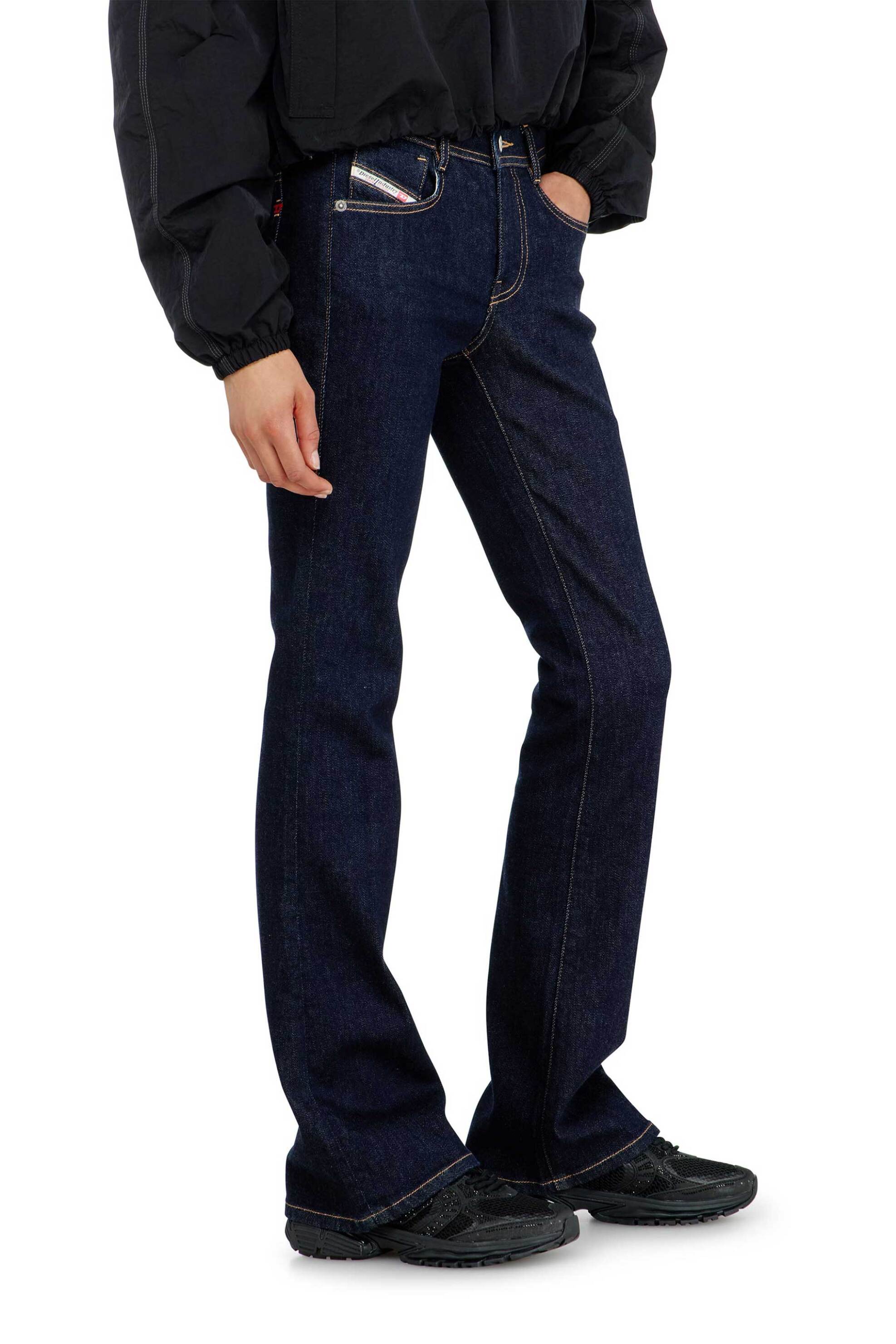 Diesel γυναικείο τζιν παντελόνι πεντάτσεπο Slim Bootcut - W26A110030HDBM Denim Blue Σκούρο