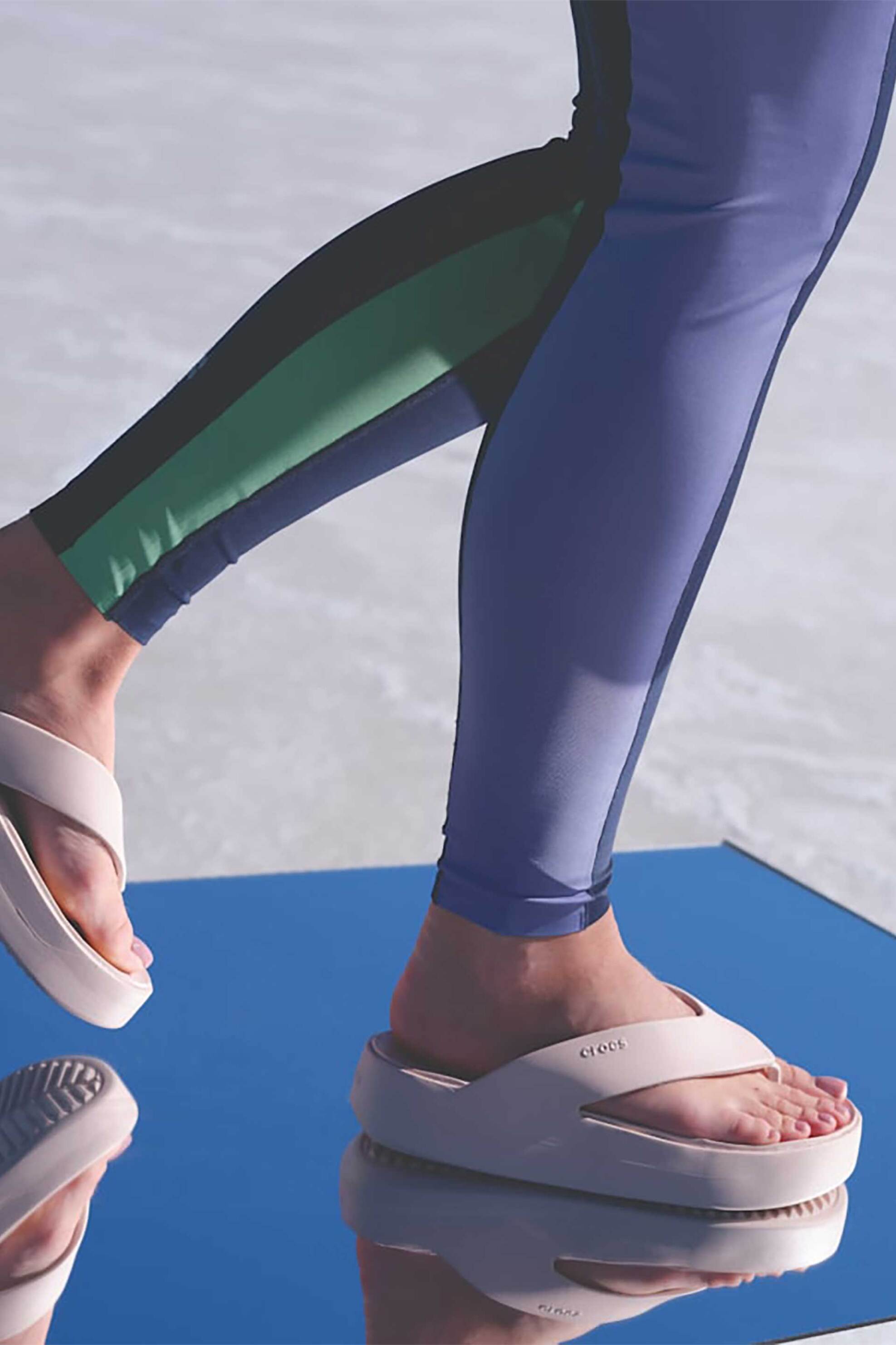 Crocs Γυναικείες Σαγιονάρες Getaway Platform Flip - E79756 Σομόν