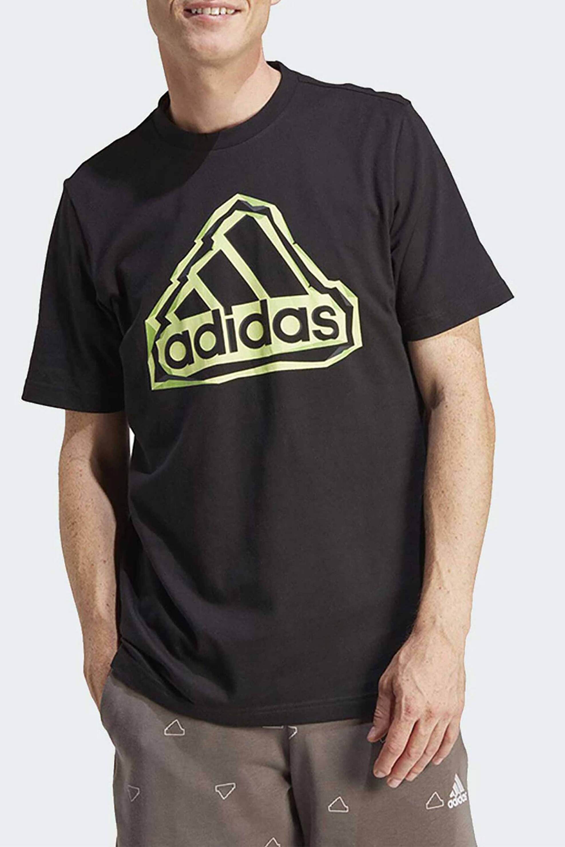 Άνδρας > ΑΘΛΗΤΙΚΑ > Αθλητικά Ρούχα > Αθλητικές Μπλούζες > Αθλητικά T-Shirts Adidas ανδρικό T-shirt με contrast logo στο στήθος - IM8300 Μαύρο