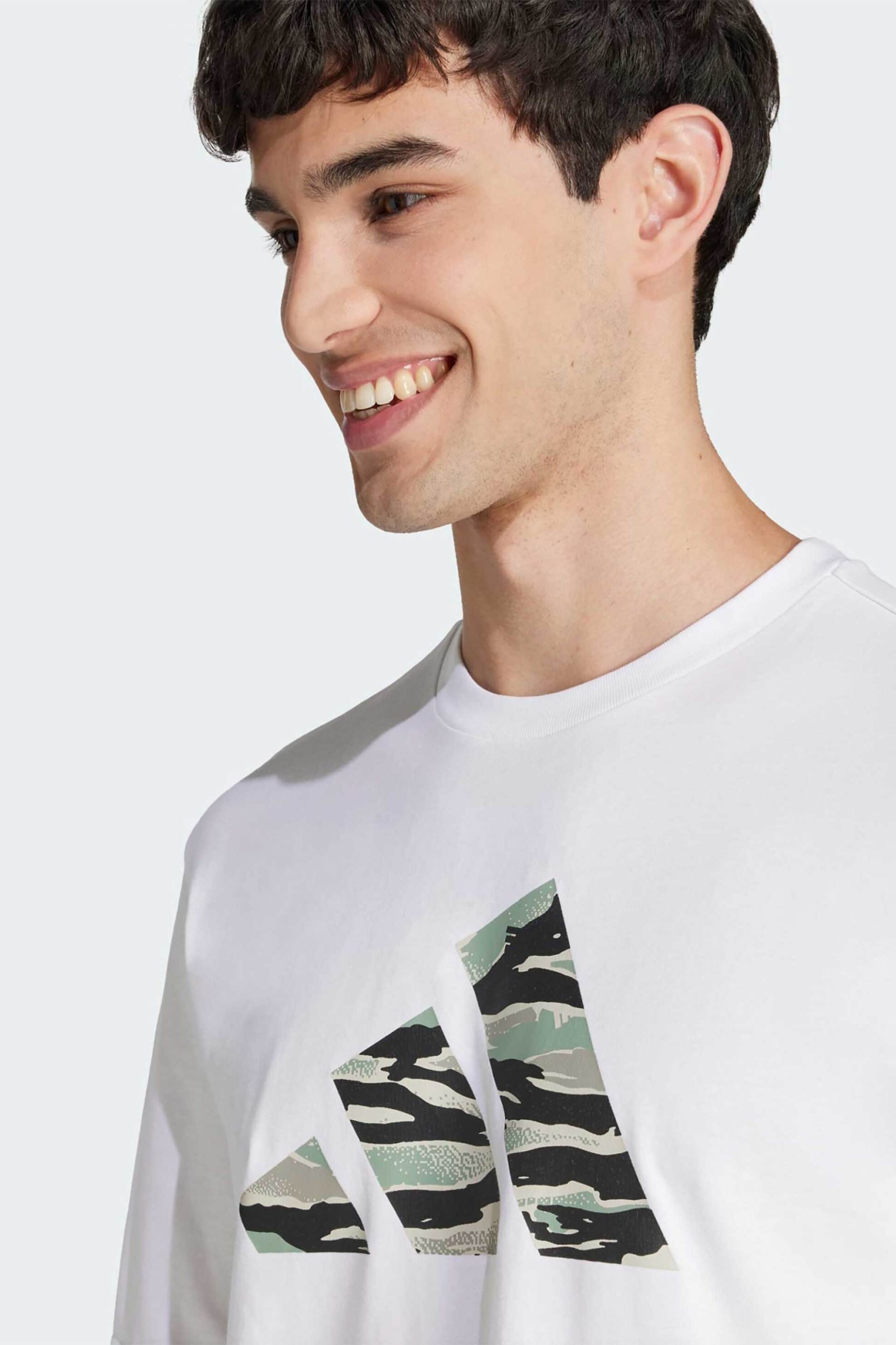 Adidas ανδρικό T-shirt Regular Fit "Codes Camo Graphic" - JI6770 Λευκό φωτογραφία