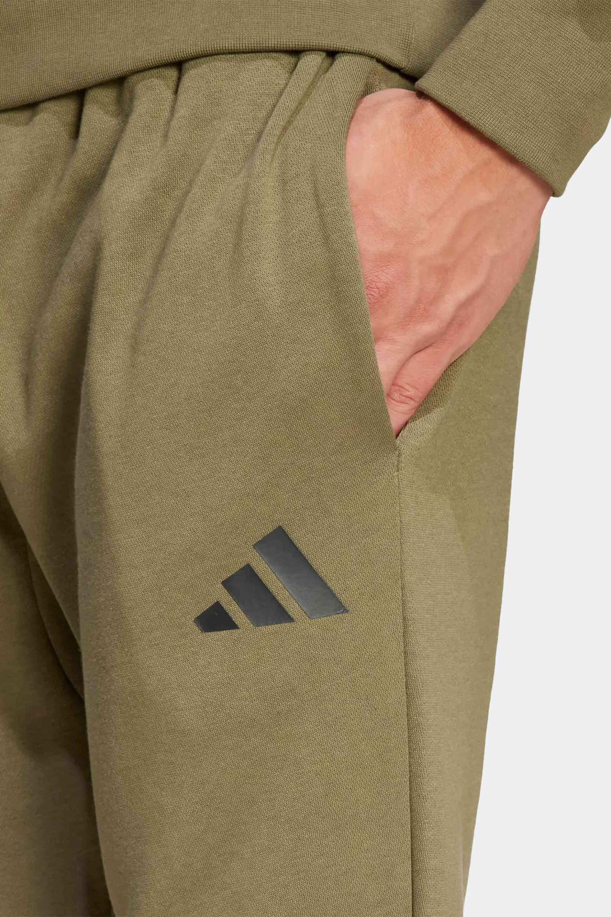 Adidas ανδρικό παντελόνι φόρμας Regular Fit "Essentials Feel Cozy Fleece" - JE3812 Λαδί φωτογραφία