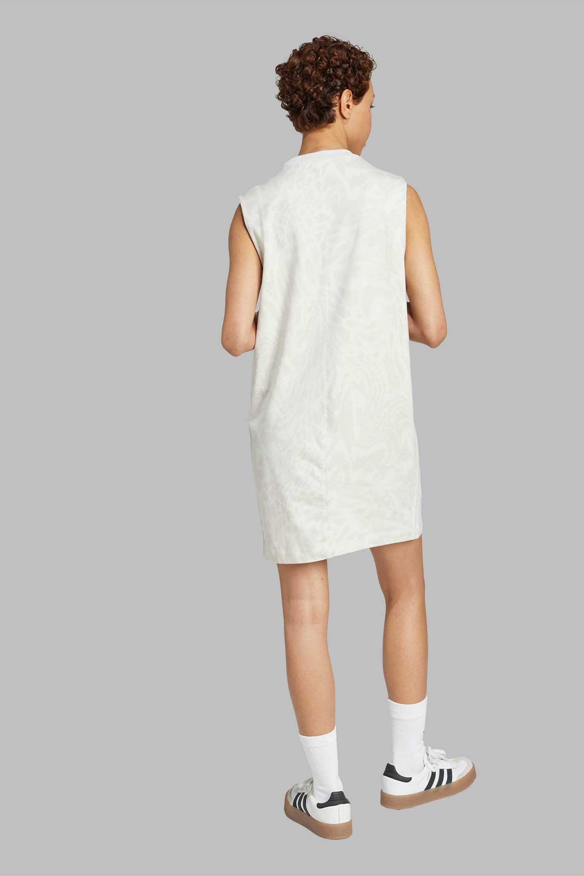 Adidas γυναικείο mini φόρεμα αμάνικο με all-over print "Essentials 3-Stripes" - JG6225 Εκρού φωτογραφία
