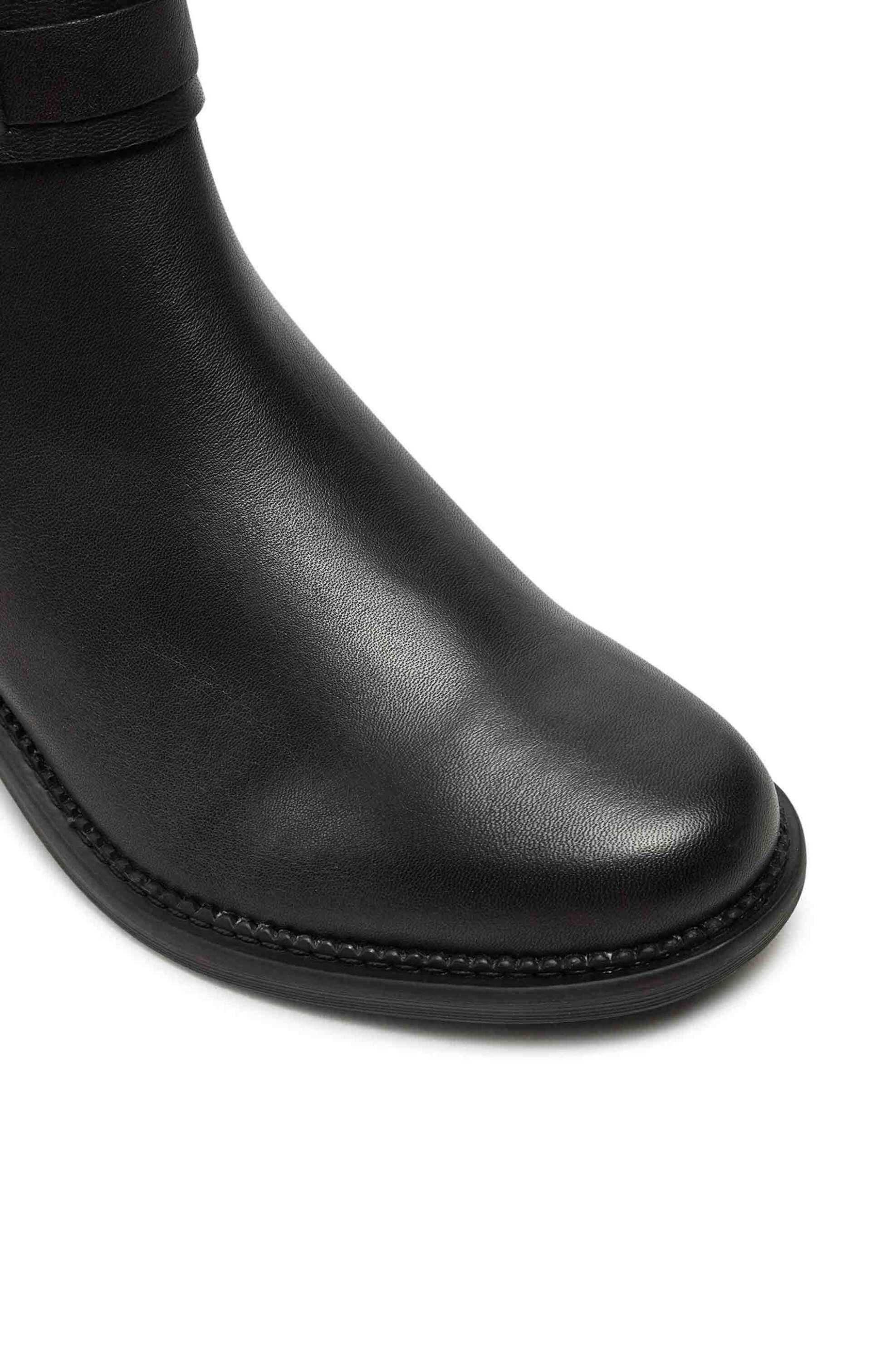 CLARKS Clarks γυναικεία μονόχρωμα δερμάτινα μποτάκια με μεταλλική λεπτομέρεια "Maye Bella" - 26179641 Μαύρο - 2