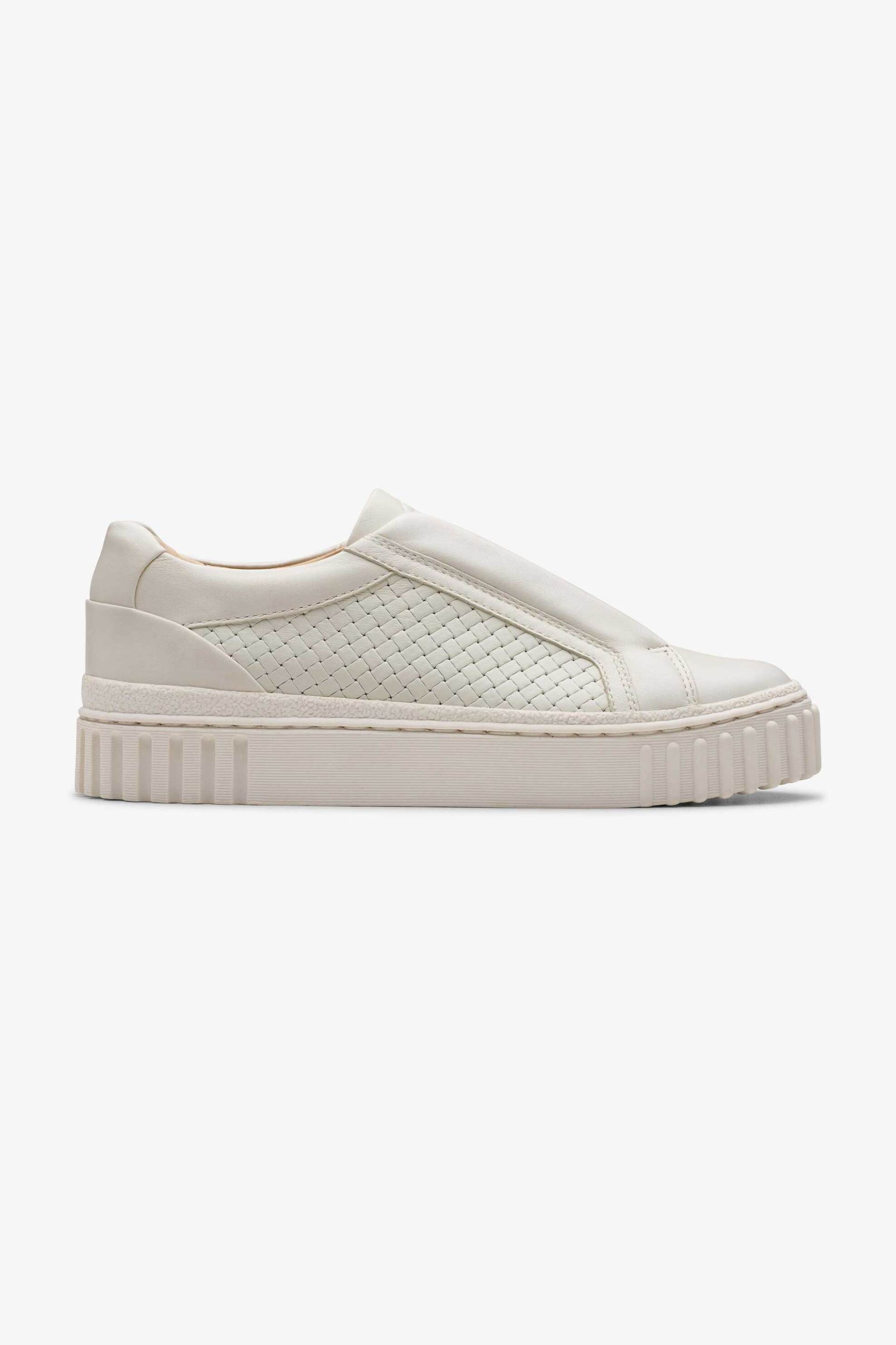 Clarks γυναικεία sneakes με ανάγλυφο σχέδιο ''Mayhill Bay'' - 26181207 Λευκό