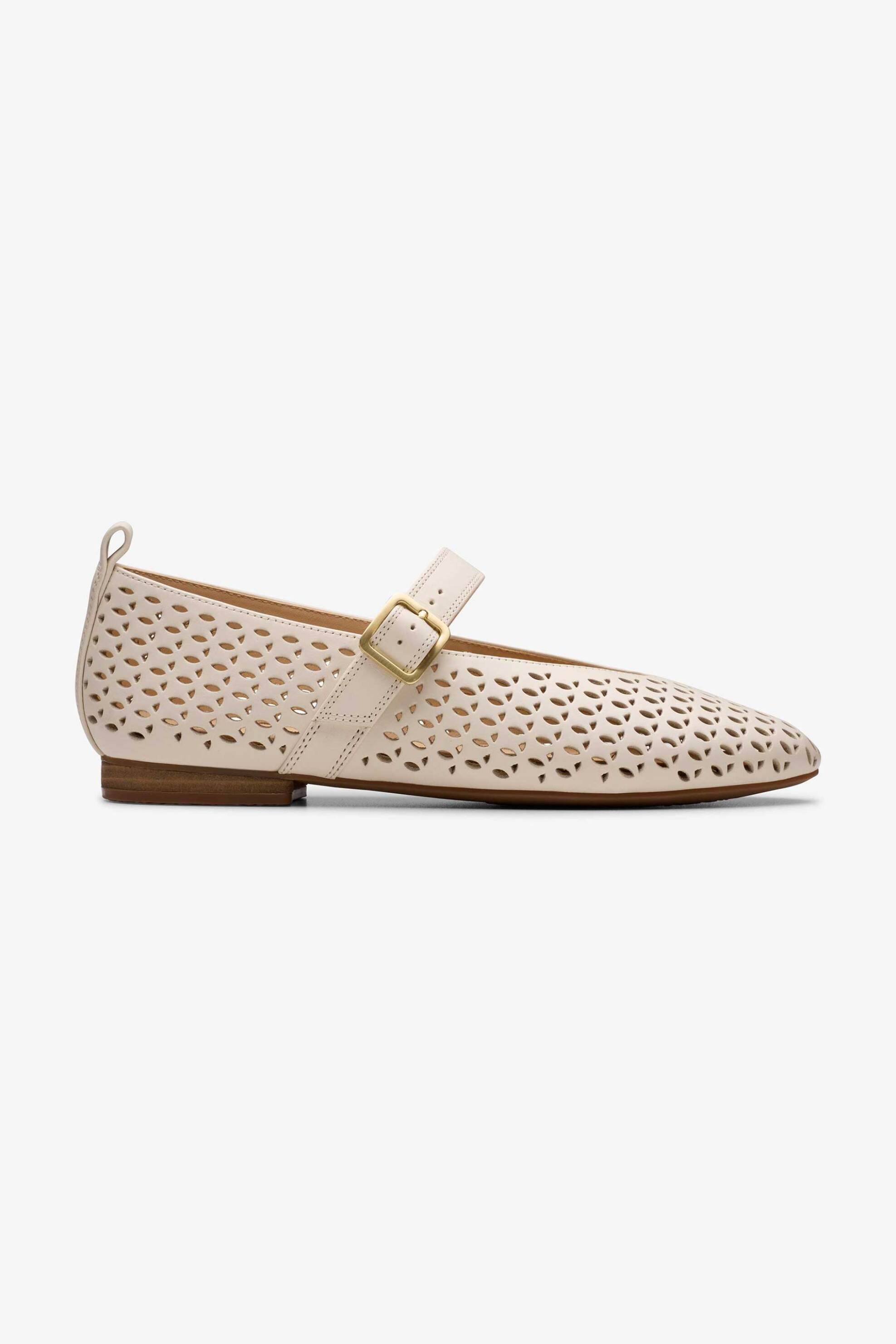  Clarks γυναικείες μπαλαρίνες με μπαρέτα 