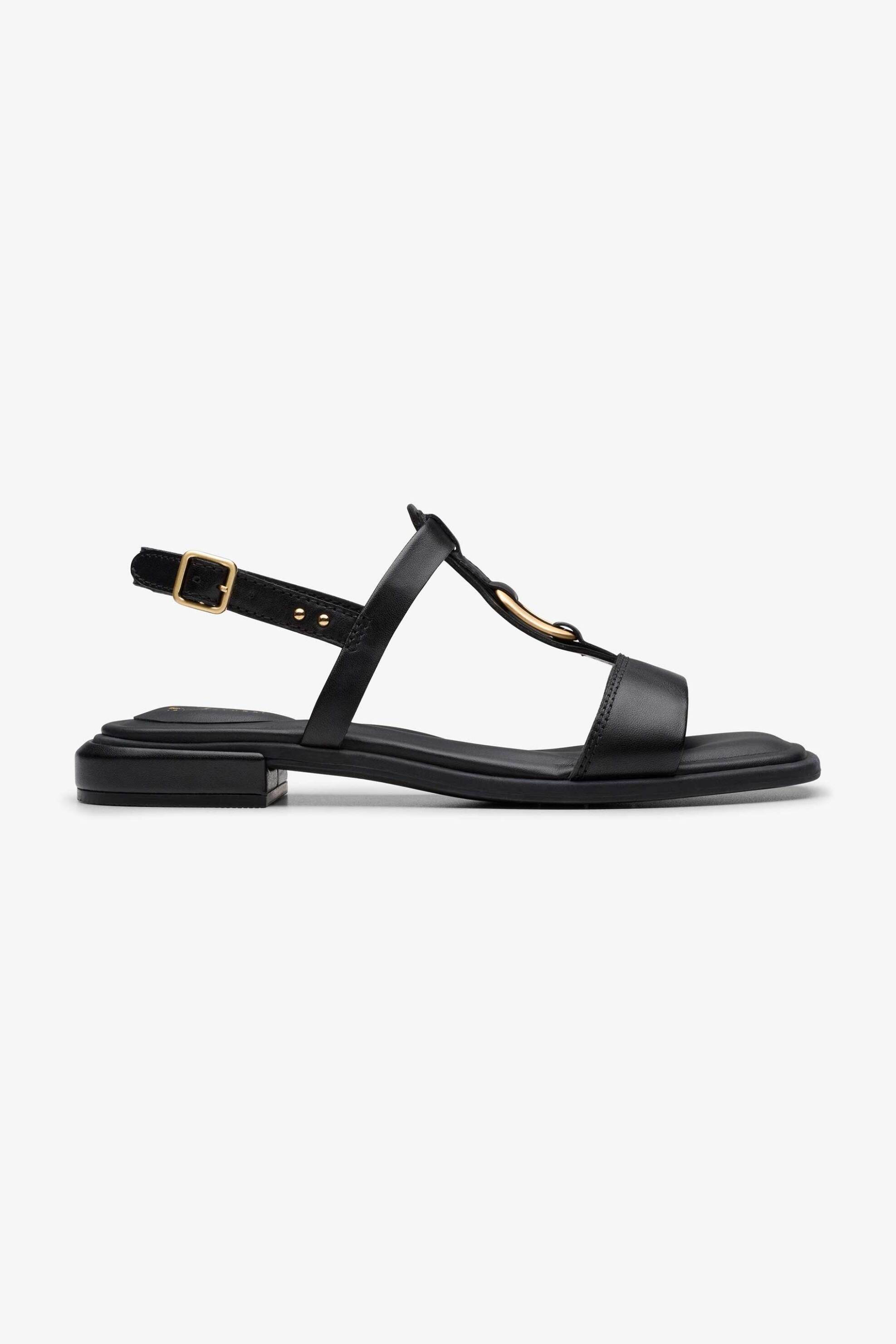  Clarks γυναικεία σανδάλια με χρυσή λεπτομέρεια 