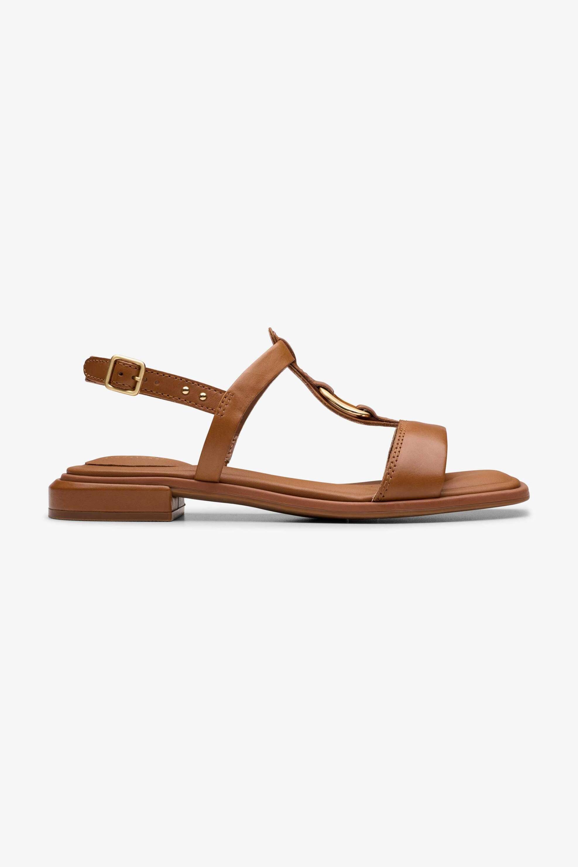  Clarks γυναικεία σανδάλια με χρυσή λεπτομέρεια 
