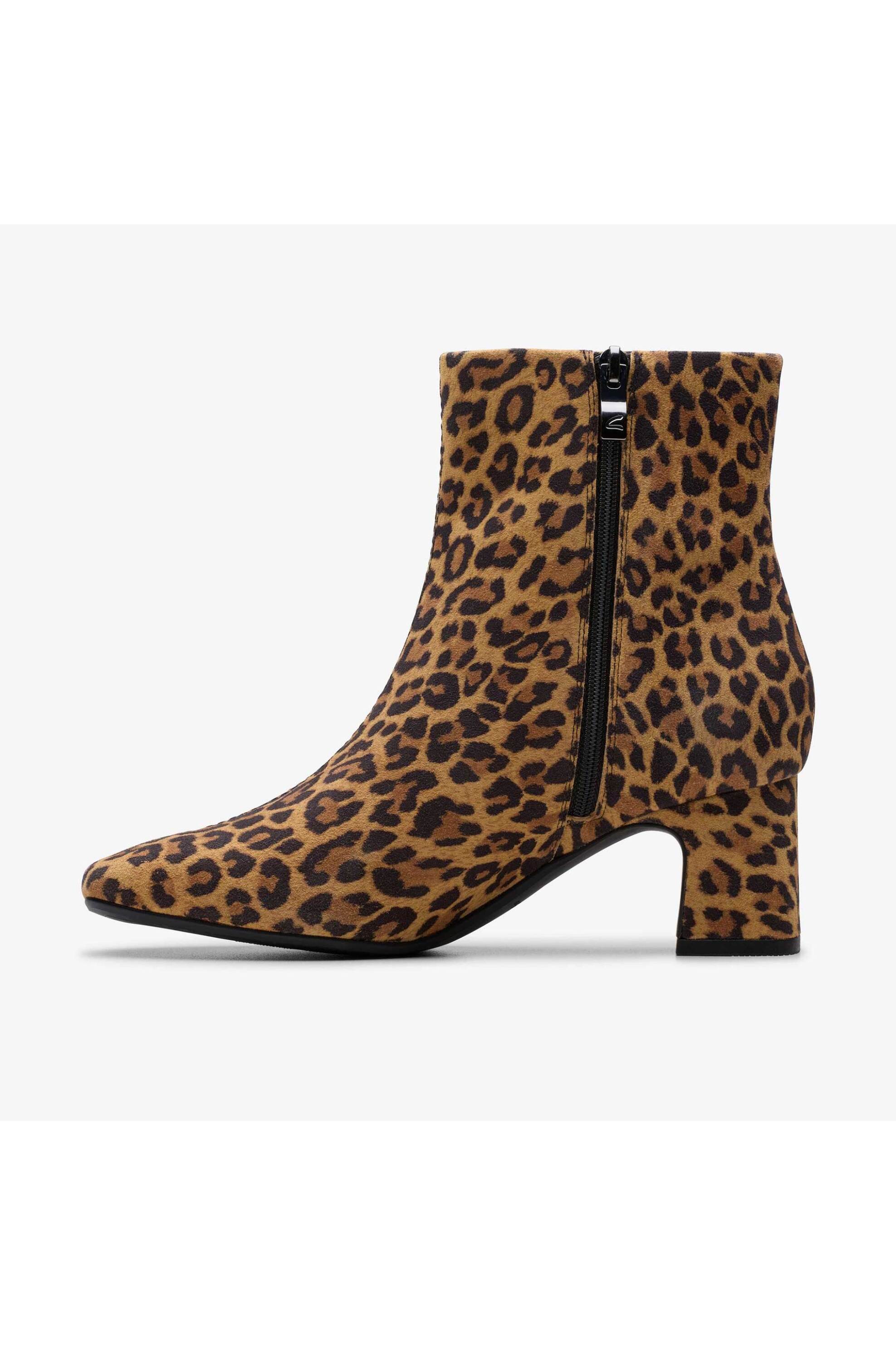 Clarks γυναικεία μποτάκια animal print με χοντρό τακούνι ''Fernie Zip'' - 26182937 Καφέ φωτογραφία