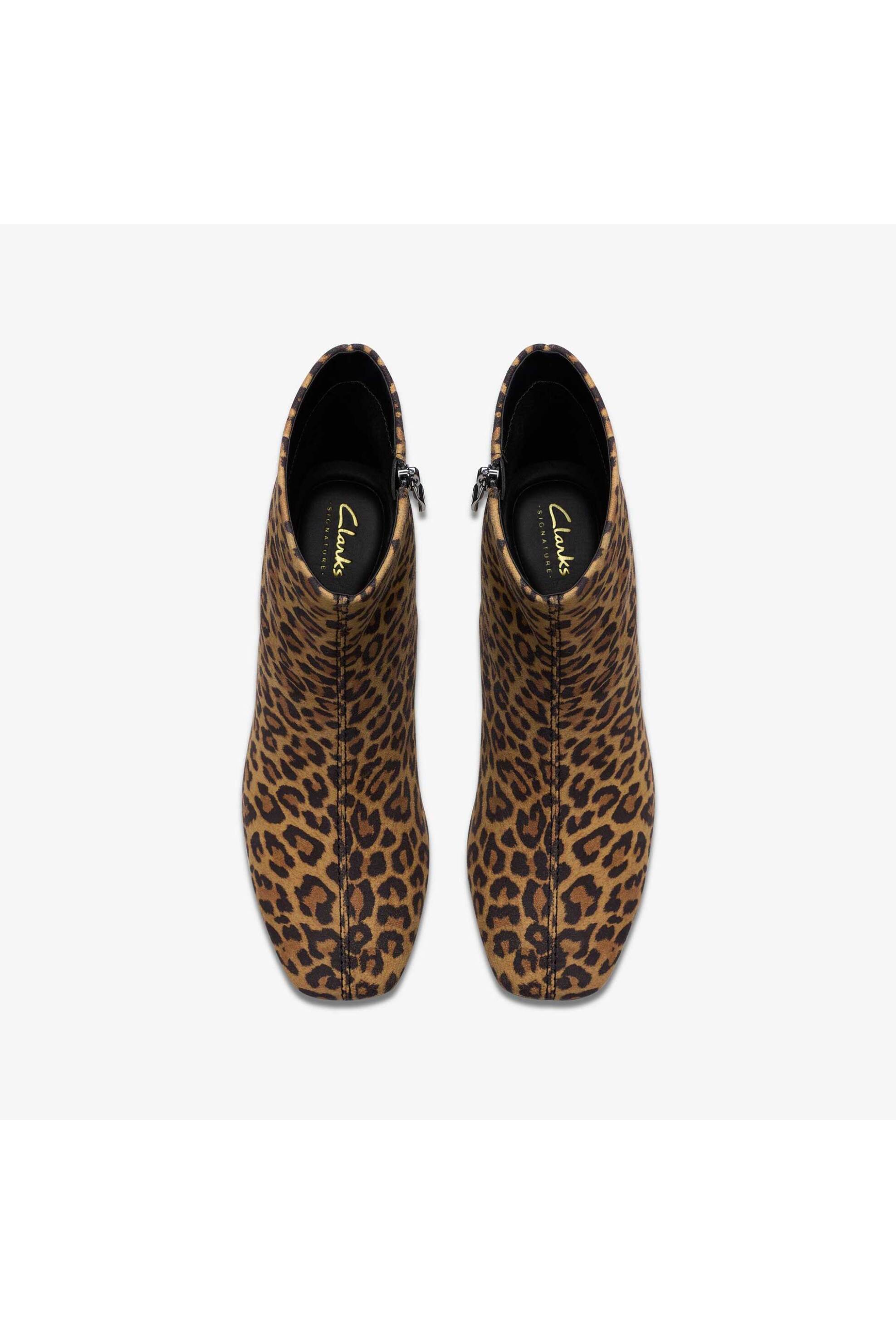 Clarks γυναικεία μποτάκια animal print με χοντρό τακούνι ''Fernie Zip'' - 26182937 Καφέ φωτογραφία