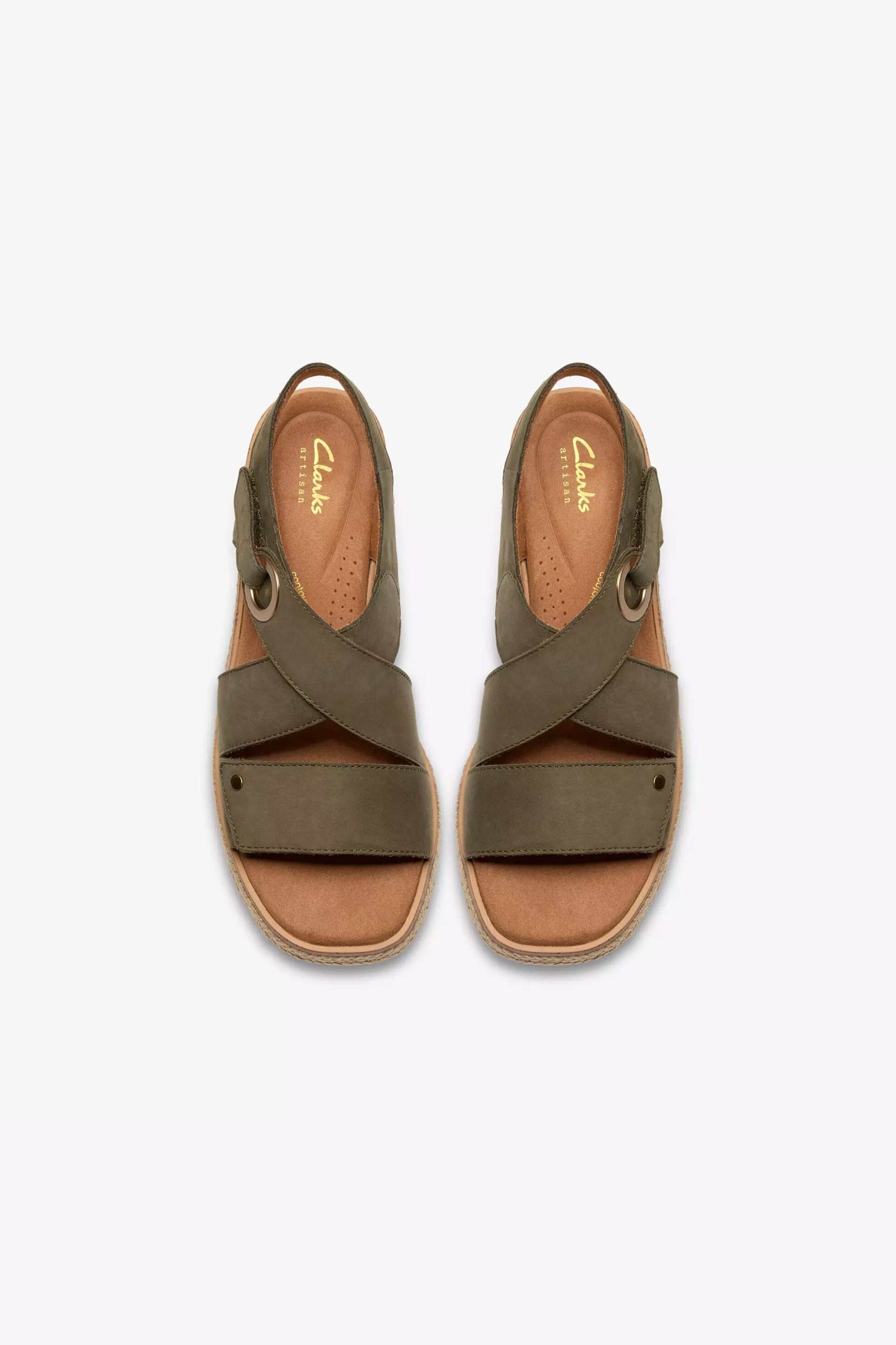 Clarks γυναικείες πλατφόρμες με ρυθμιζόμενο λουράκι "Kidiki Sun" - 26185955 Χακί φωτογραφία