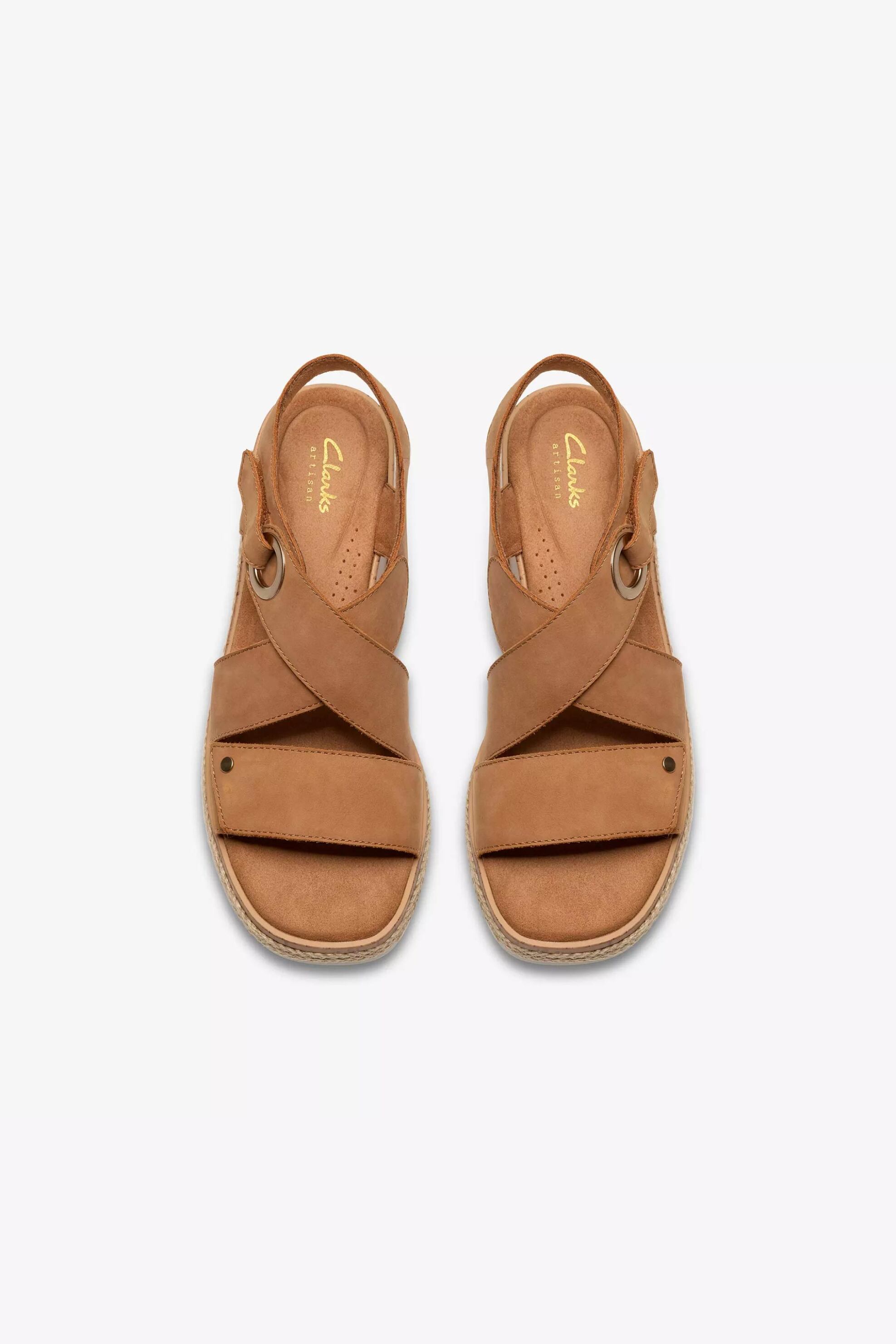 Clarks γυναικείες πλατφόρμες με ρυθμιζόμενο λουράκι "Kidiki Sun" - 26185956 Καμηλό φωτογραφία