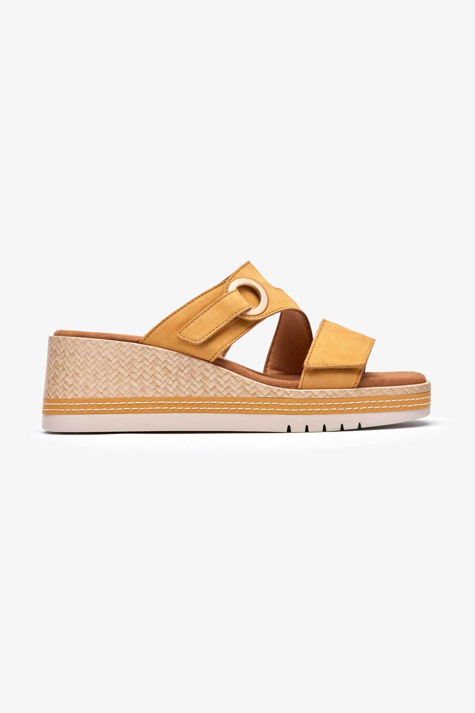 Clarks γυναικεία πλατφόρμα "Kidiki Cove" - 26185949 Μπεζ
