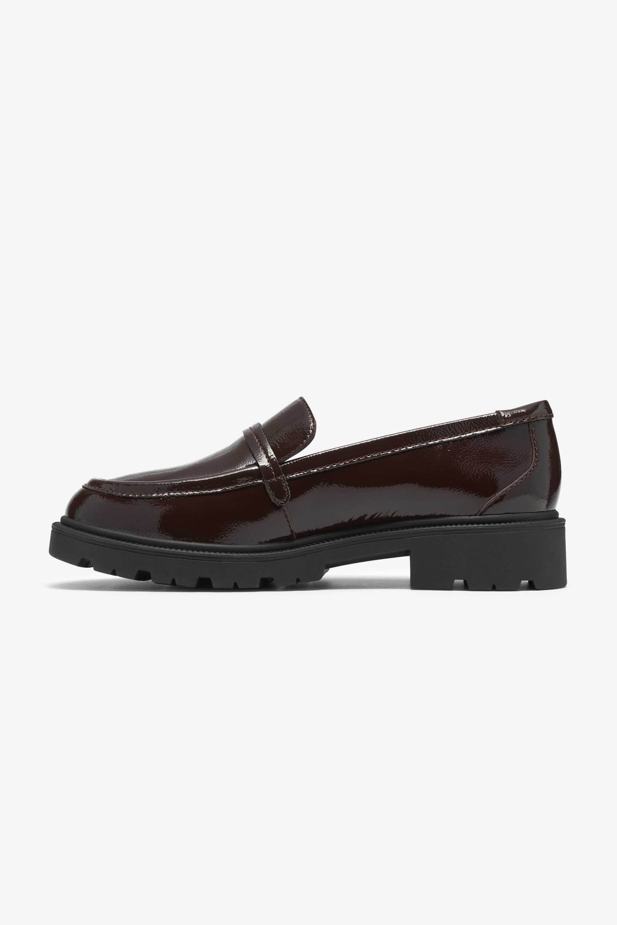 Clarks γυναικεία loafers λουστρίνι 