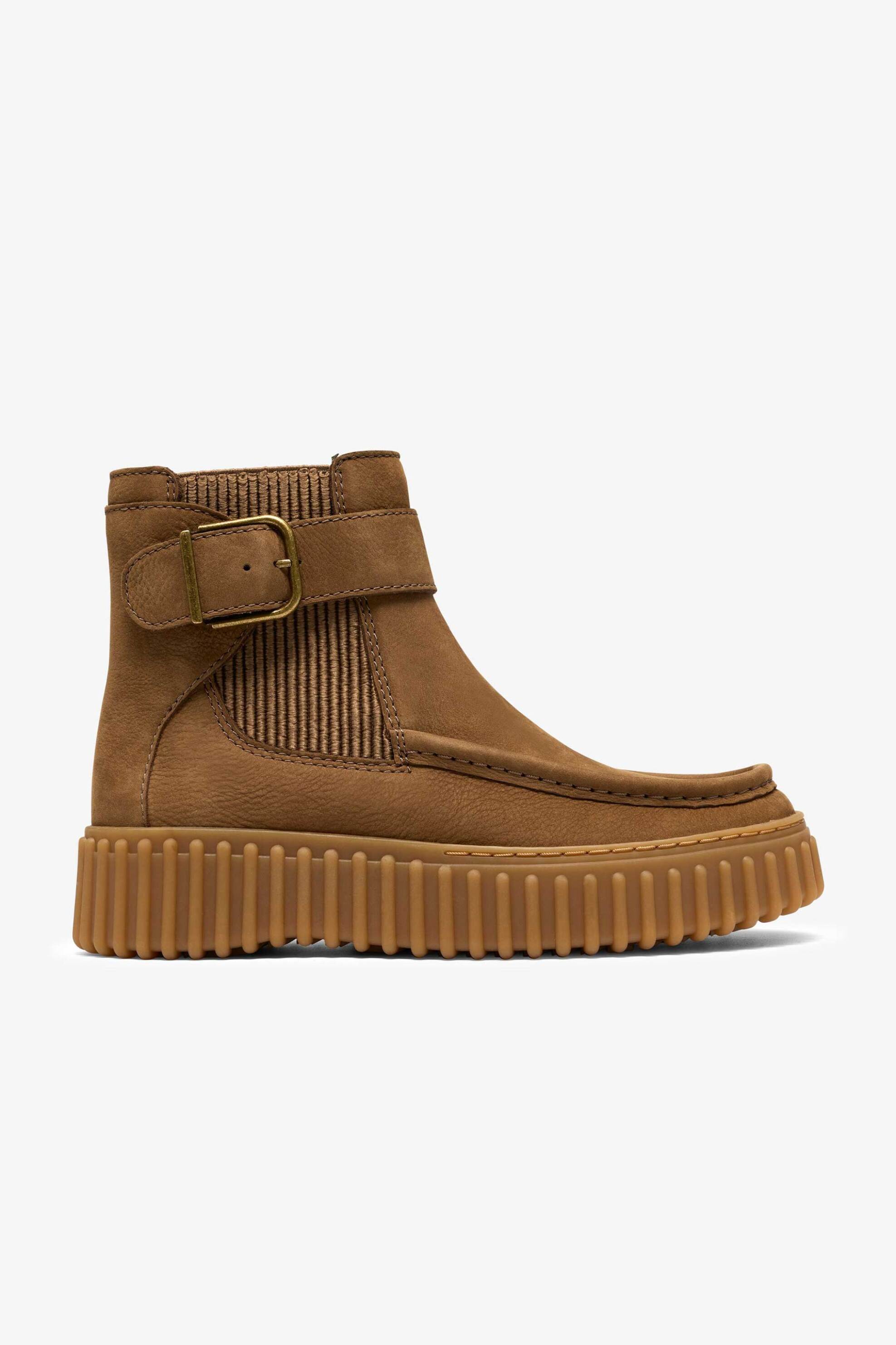 Clarks γυναικεία μποτάκια με μεταλλική αγκράφα ''Torhill Buckle'' - 26327988 Ταμπά