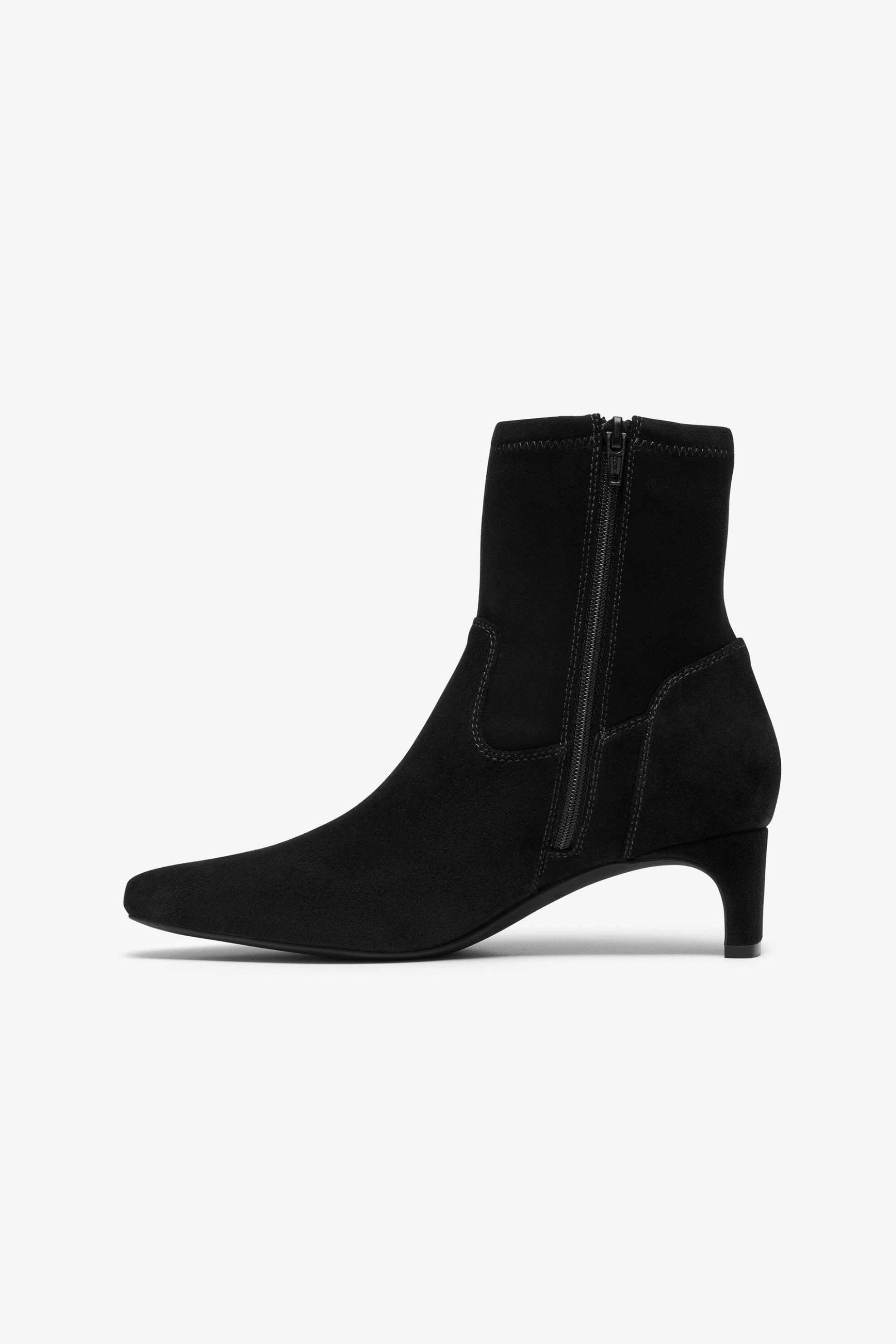 Clarks γυναικεία suede μποτάκια με τακούνι 