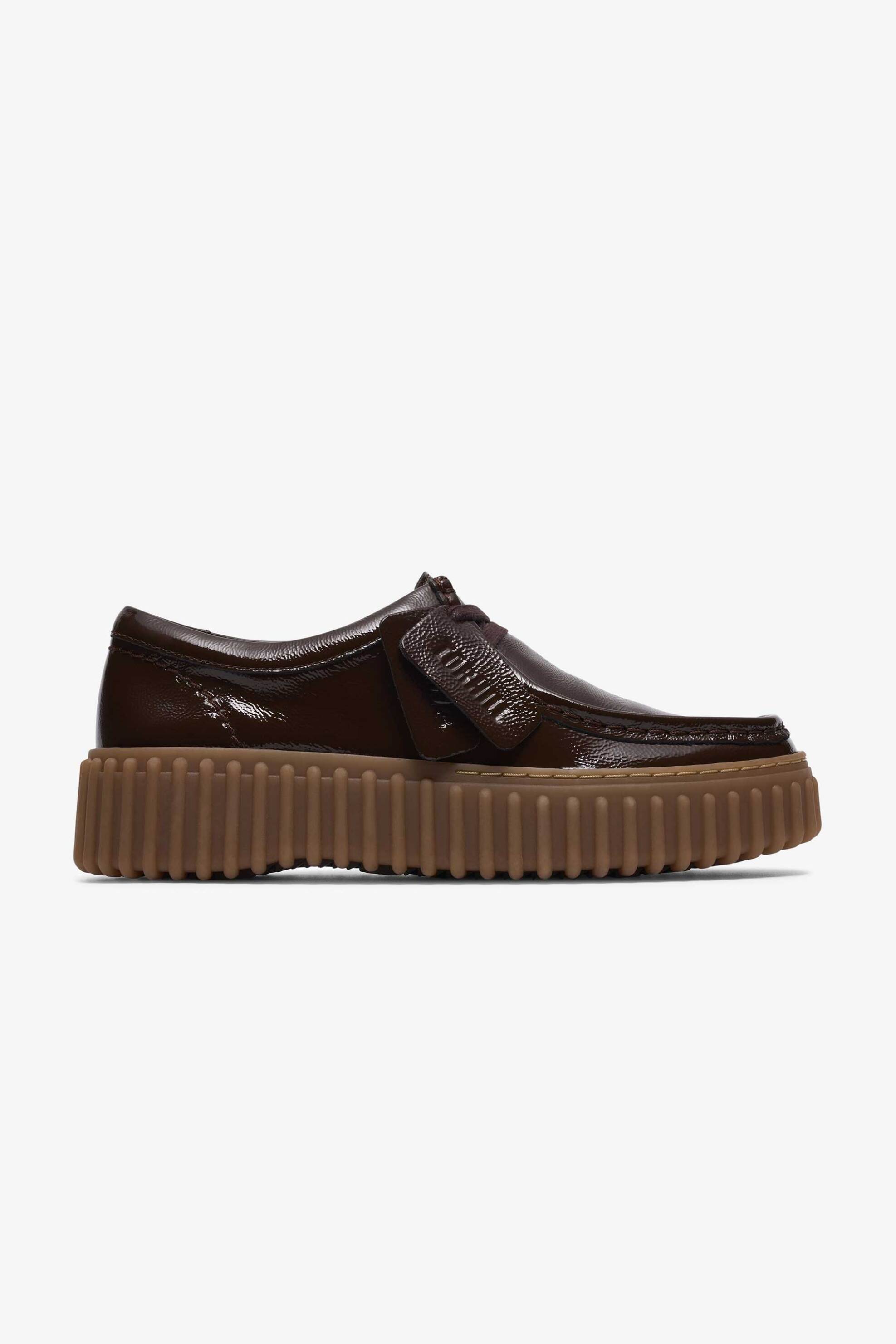 Clarks γυναικεία μοκασίνια λουστρίνι ''Torhill Bee'' - 26186667 Καφέ