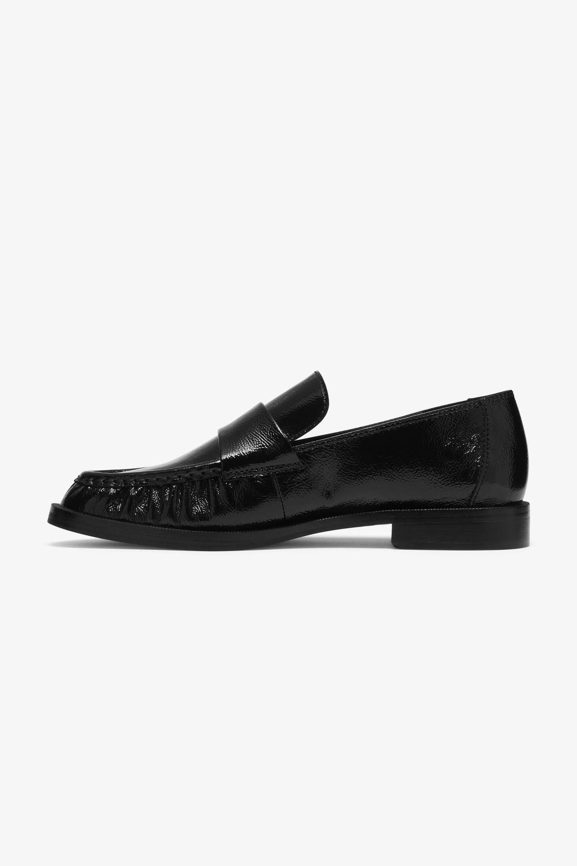 Clarks γυναικεία μοκασίνια λουστρίνι 