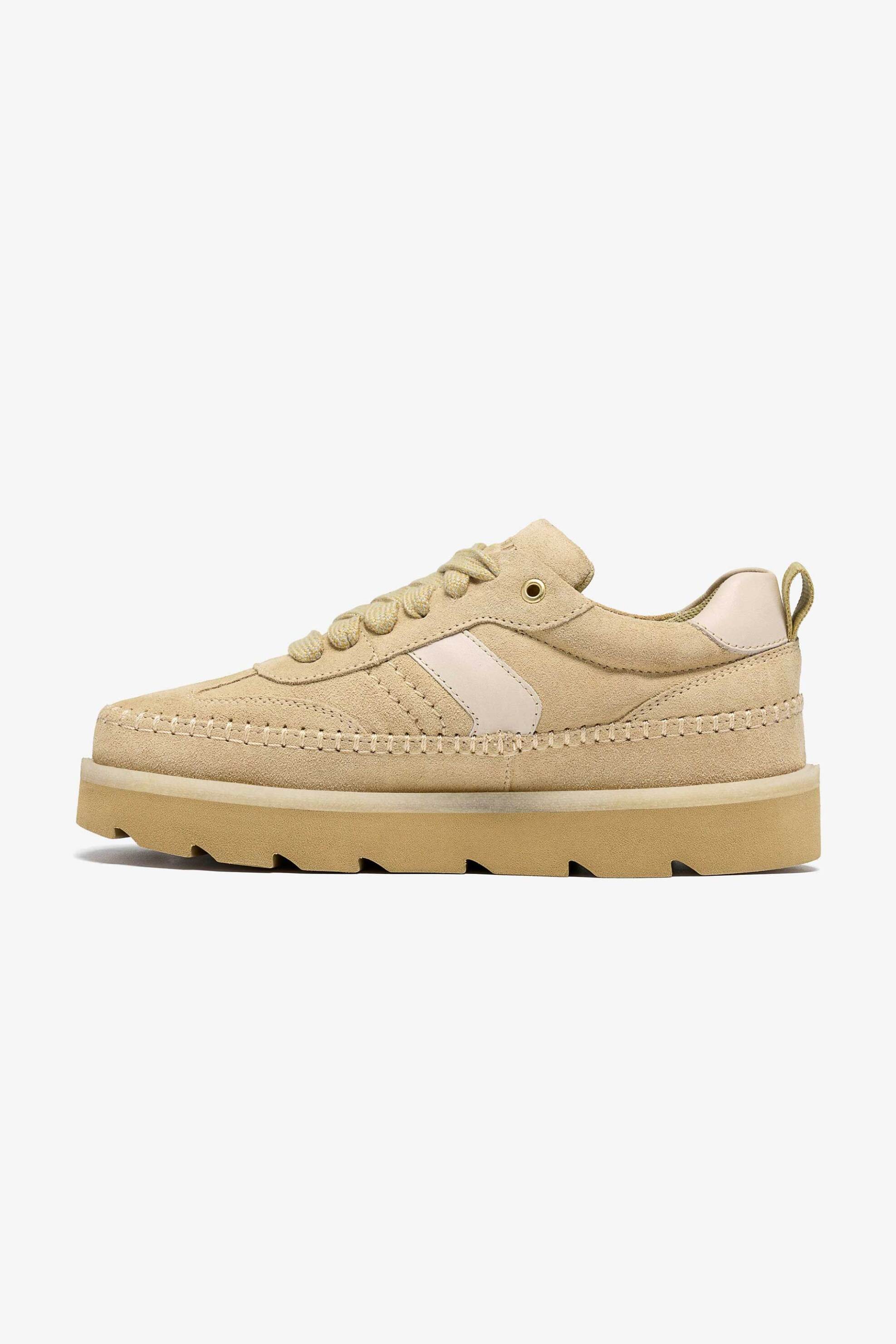 Clarks γυναικεία suede sneakers με κορδόνια 