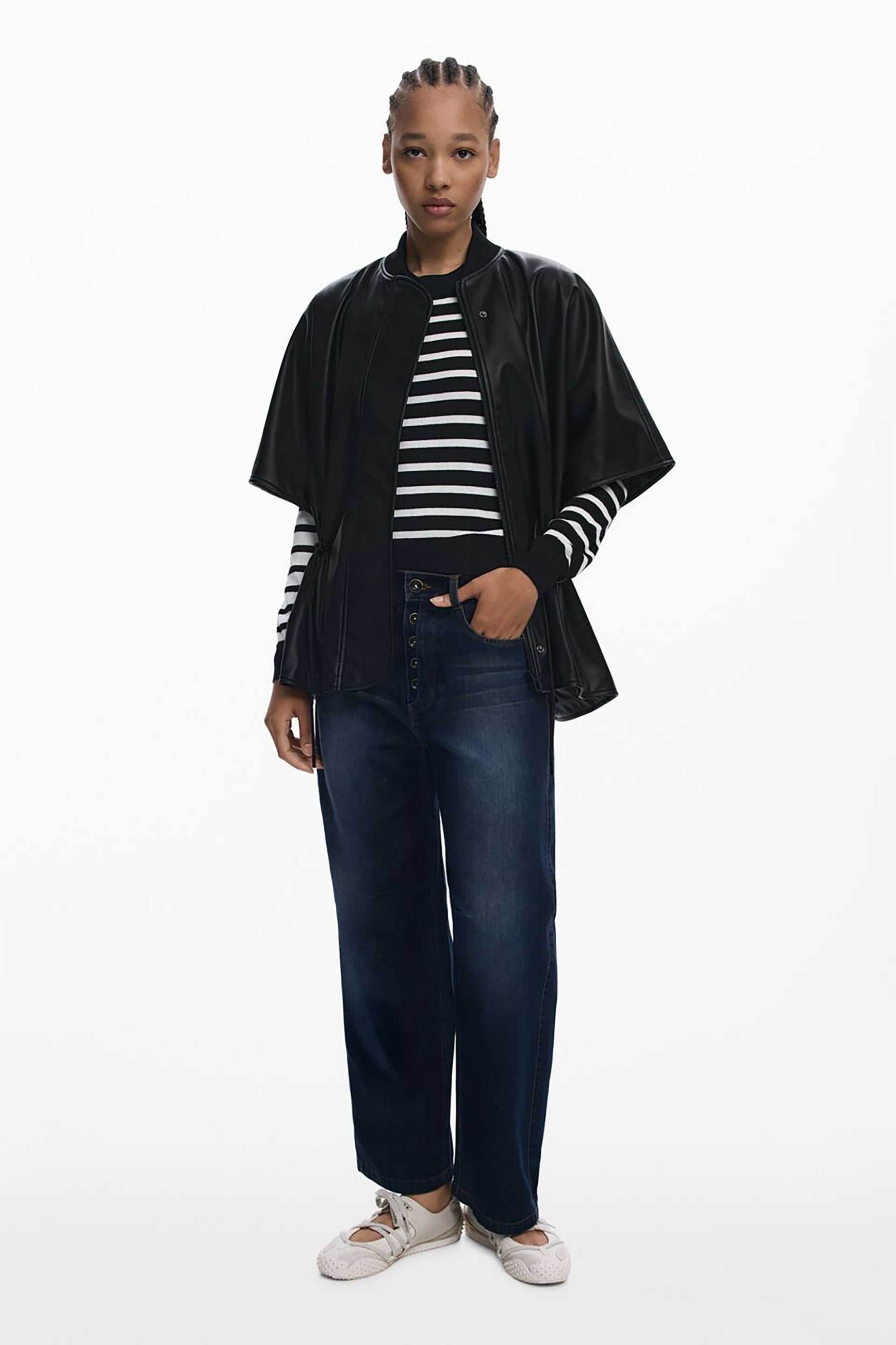 Desigual γυναικείο πόντσο με faux δέρμα Regular Fit - 25WAIP04 Μαύρο φωτογραφία