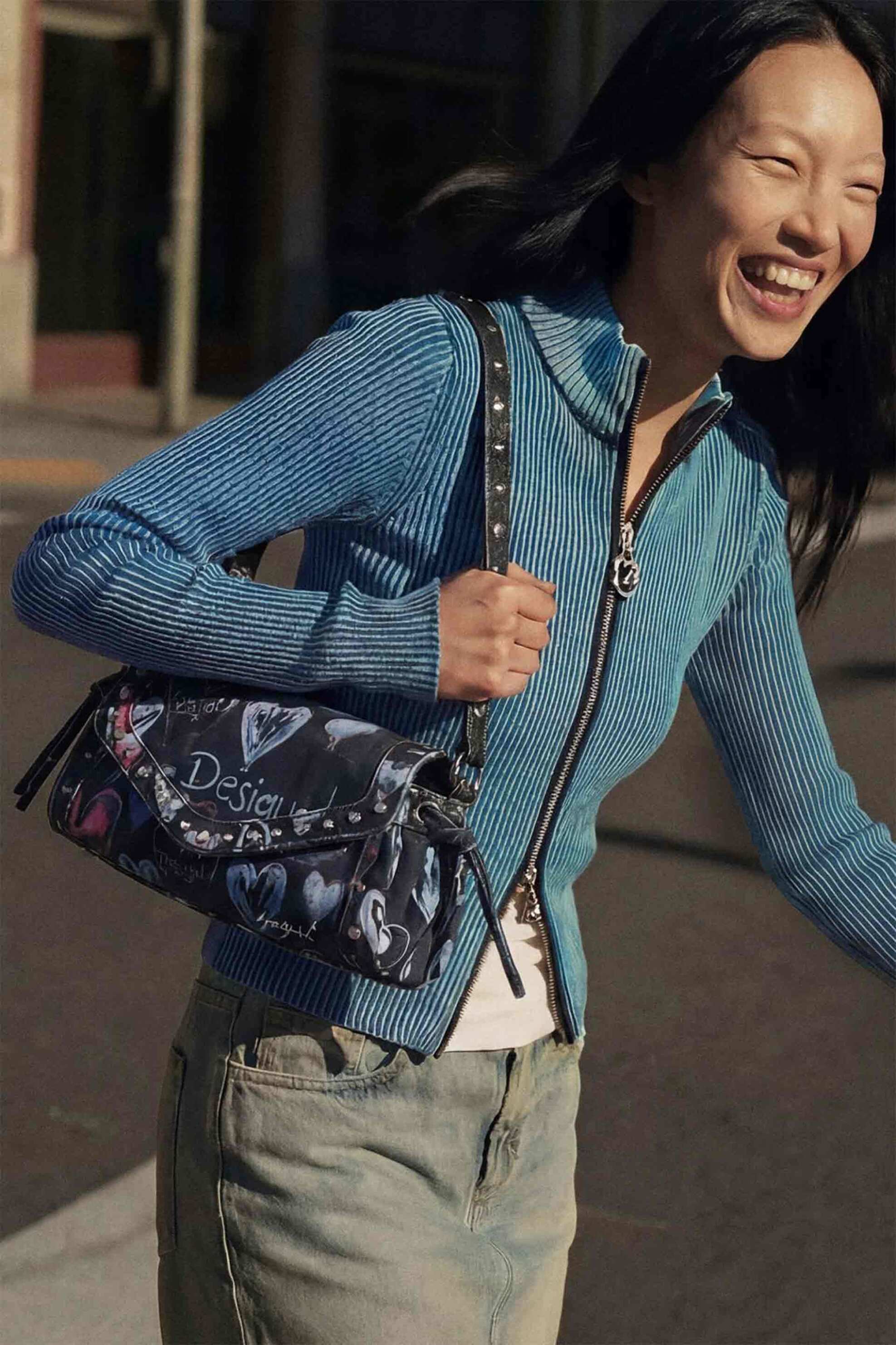 Desigual Γυναικεία Τσάντα Ώμου με Lettering Και Σχέδια Stacatto - 26Saxa57 Σκούρο Μπλε