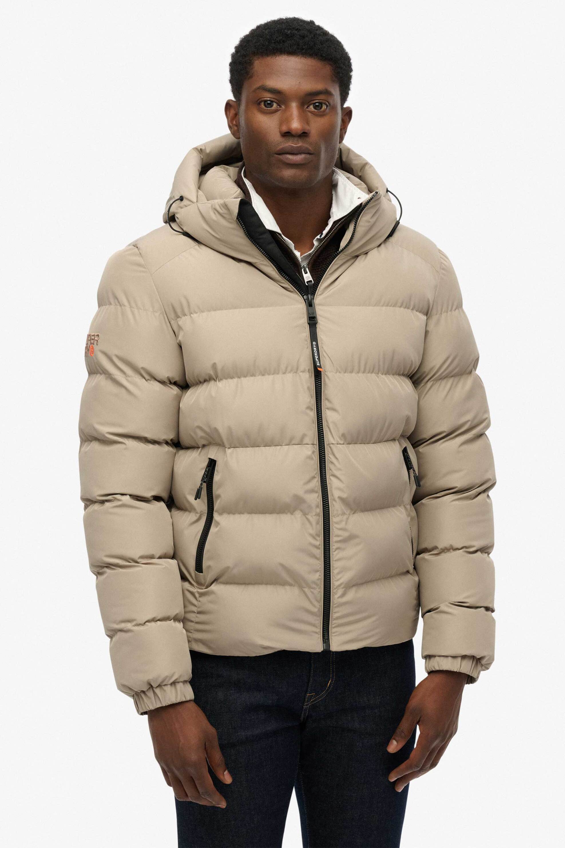 Superdry ανδρικό puffer μπουφάν καπιτονέ με κουκούλα και κεντημένο λογότυπο Relaxed Fit "Sports" - M5011905A Μπεζ
