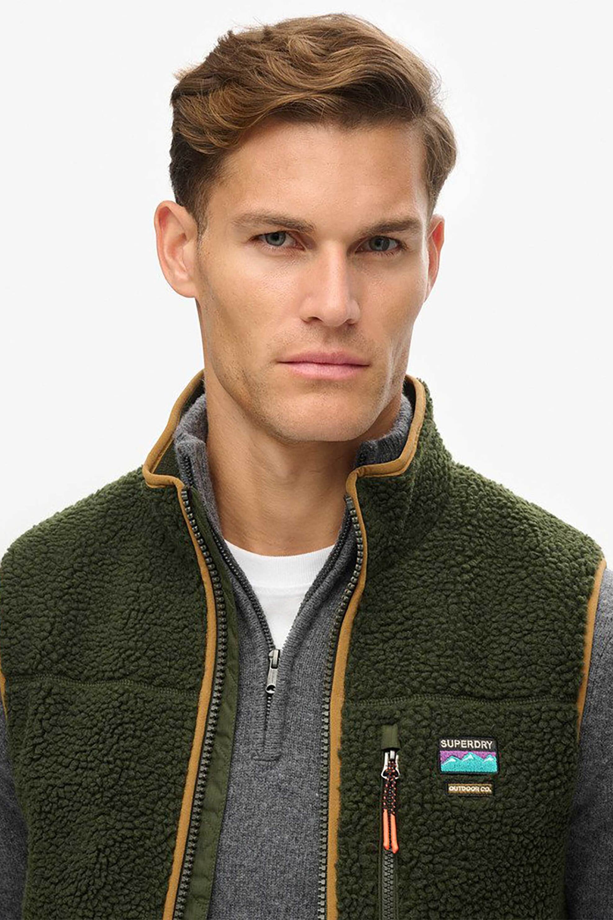 Superdry ανδρικό μπουφάν αμάνικο μπουκλέ "Outdoor Fleece" - M5012159A Χακί φωτογραφία